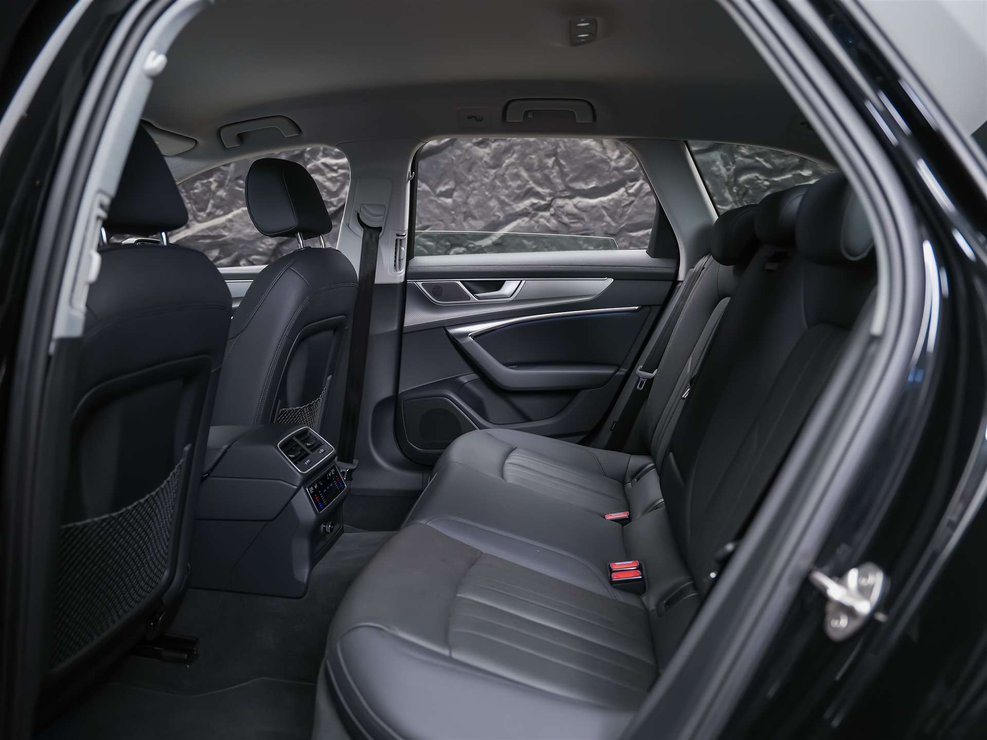 AUDI A6 Avant 45 TFSI Design S-tronic *21" Felgen*LEDER*Sitzlüftung*Assistenzpaket Tour*-image-12
