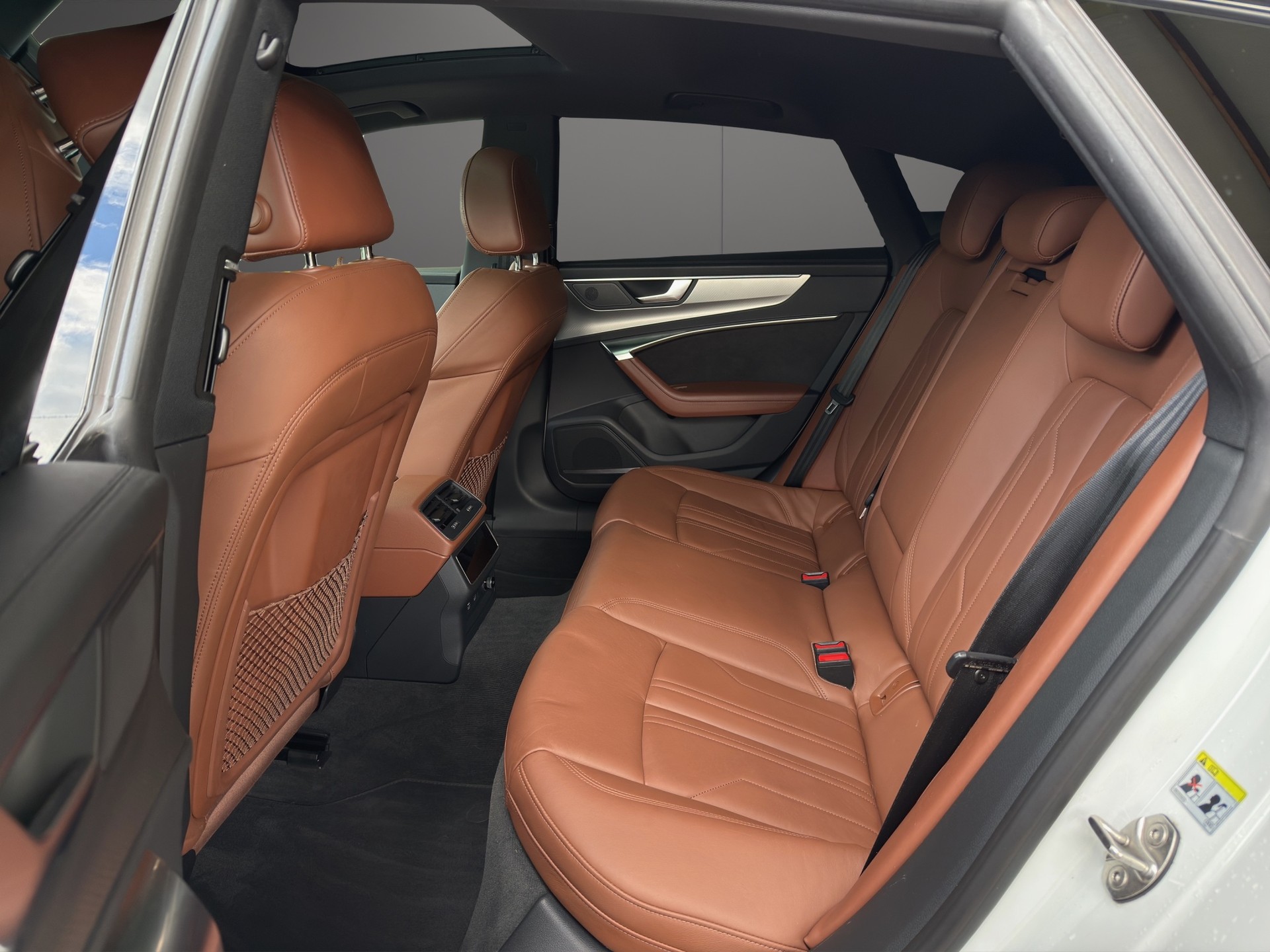 AUDI A7 Sportback 55 TFSI quattro S-tronic S Line-image-9