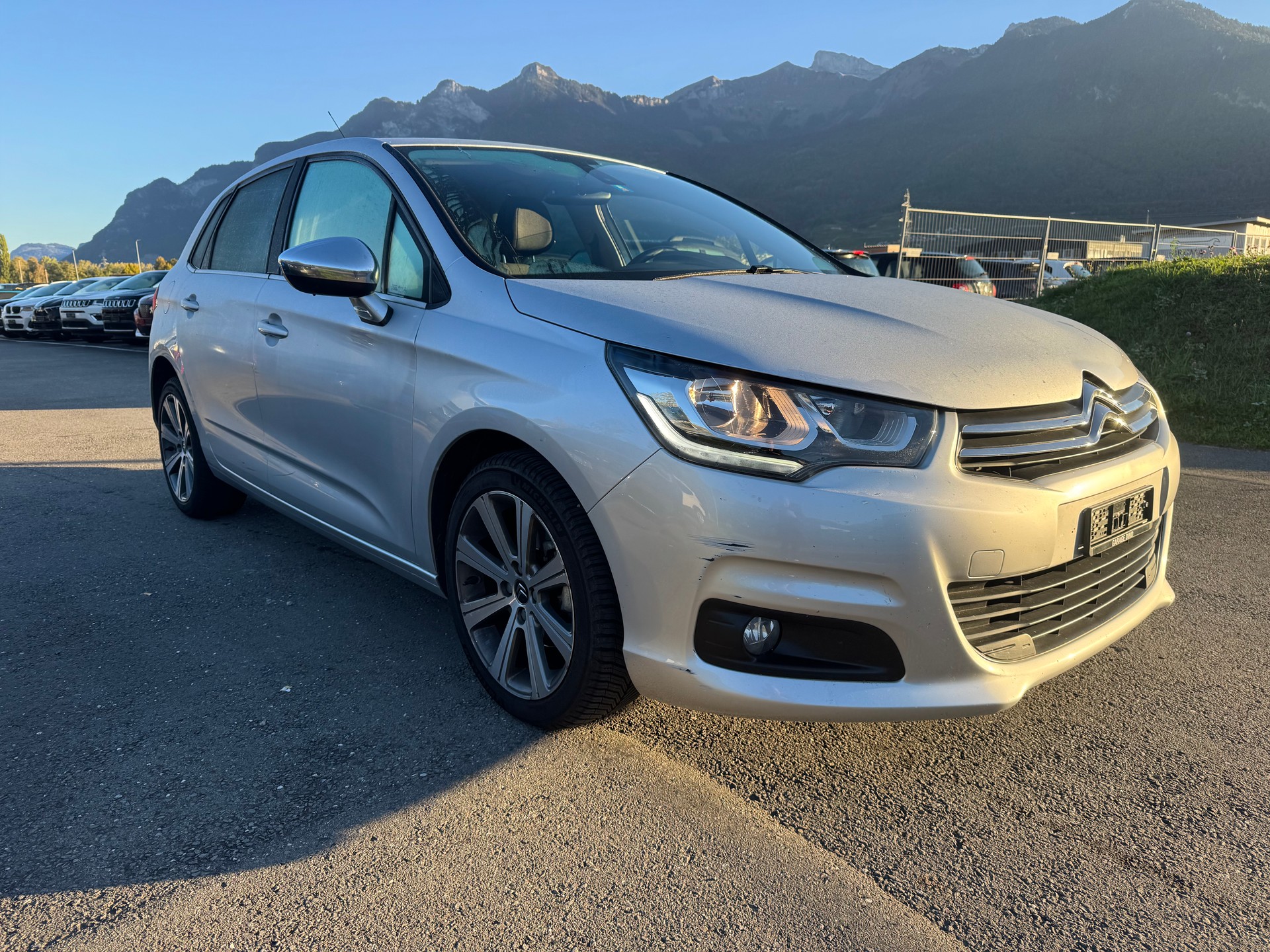 CITROEN C4 1.2 Pure Tech Feel Automatic-showroom-element-3