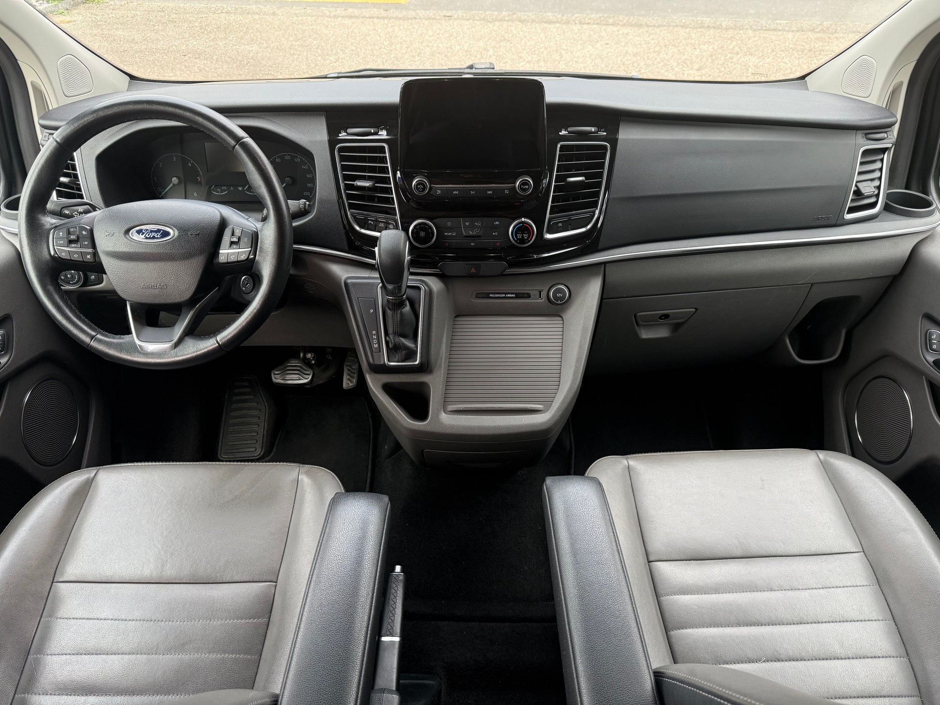 FORD Tourneo Custom 320 L1H1 Titanium X A-image-12