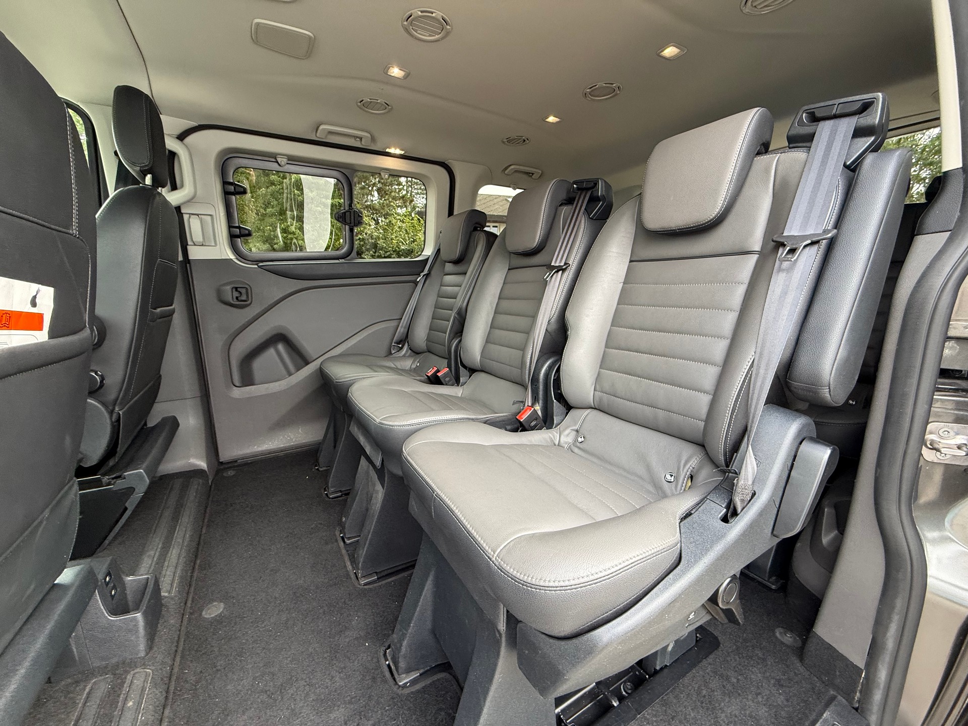 FORD Tourneo Custom 320 L1H1 Titanium X A-image-10