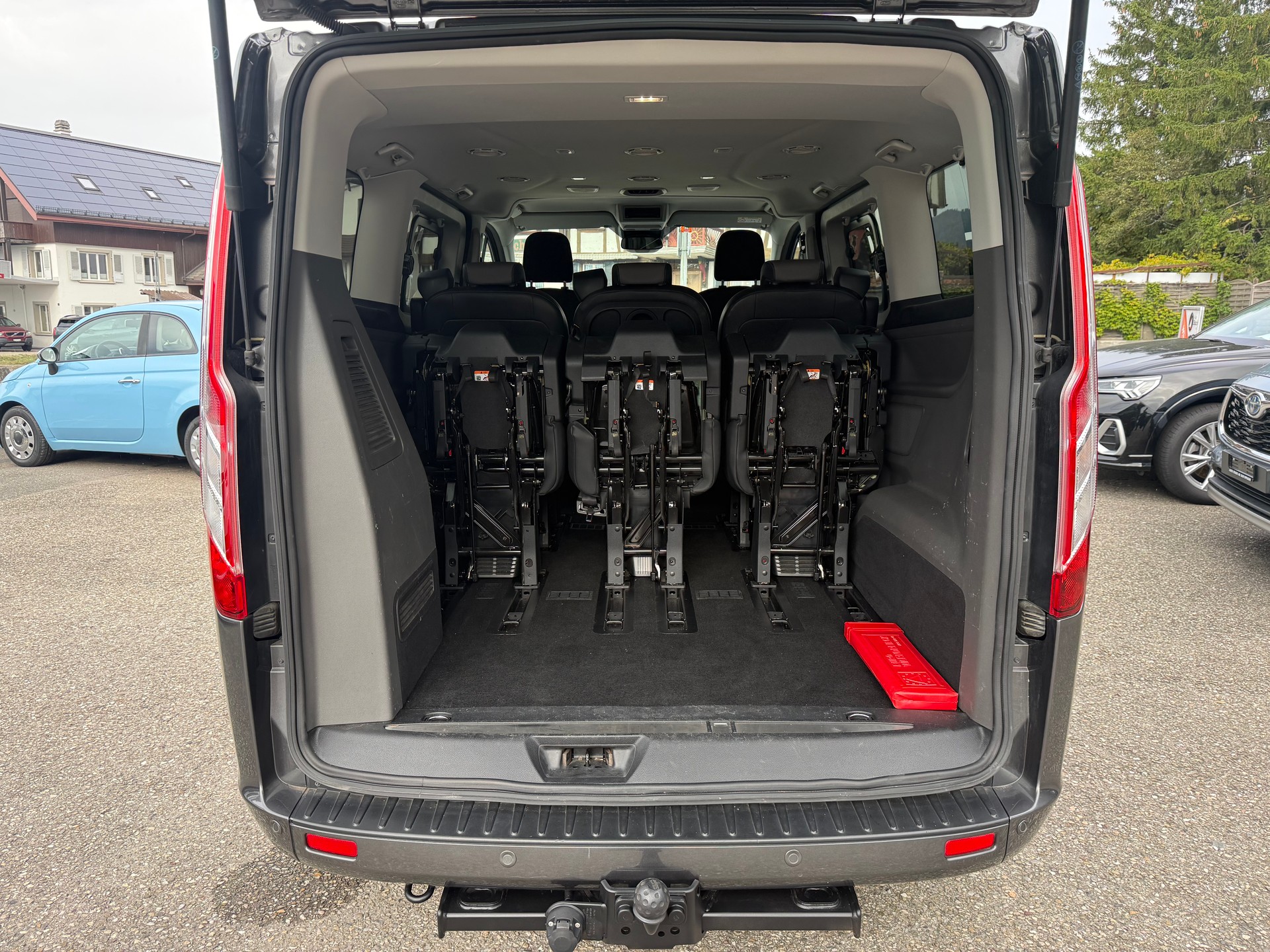 FORD Tourneo Custom 320 L1H1 Titanium X A-image-15