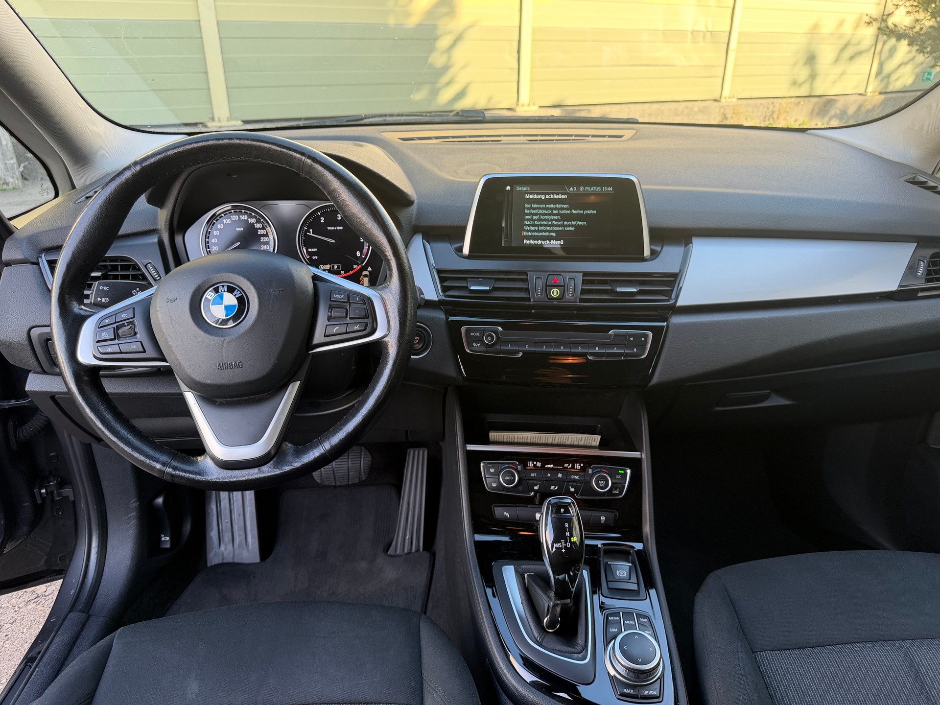 BMW 218d xDrive Gran Tourer Steptronic M Sport-image-12