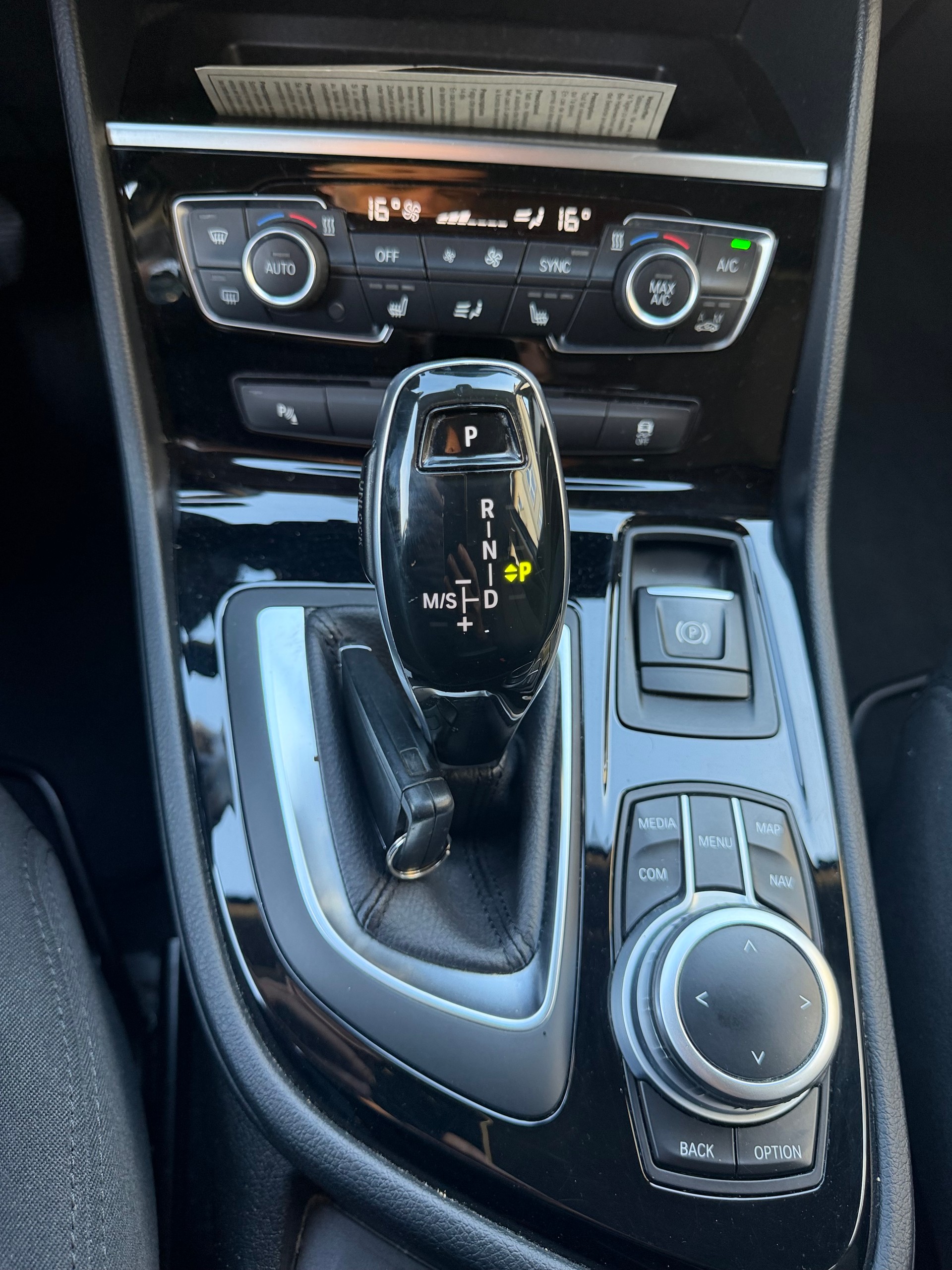 BMW 218d xDrive Gran Tourer Steptronic M Sport-image-14