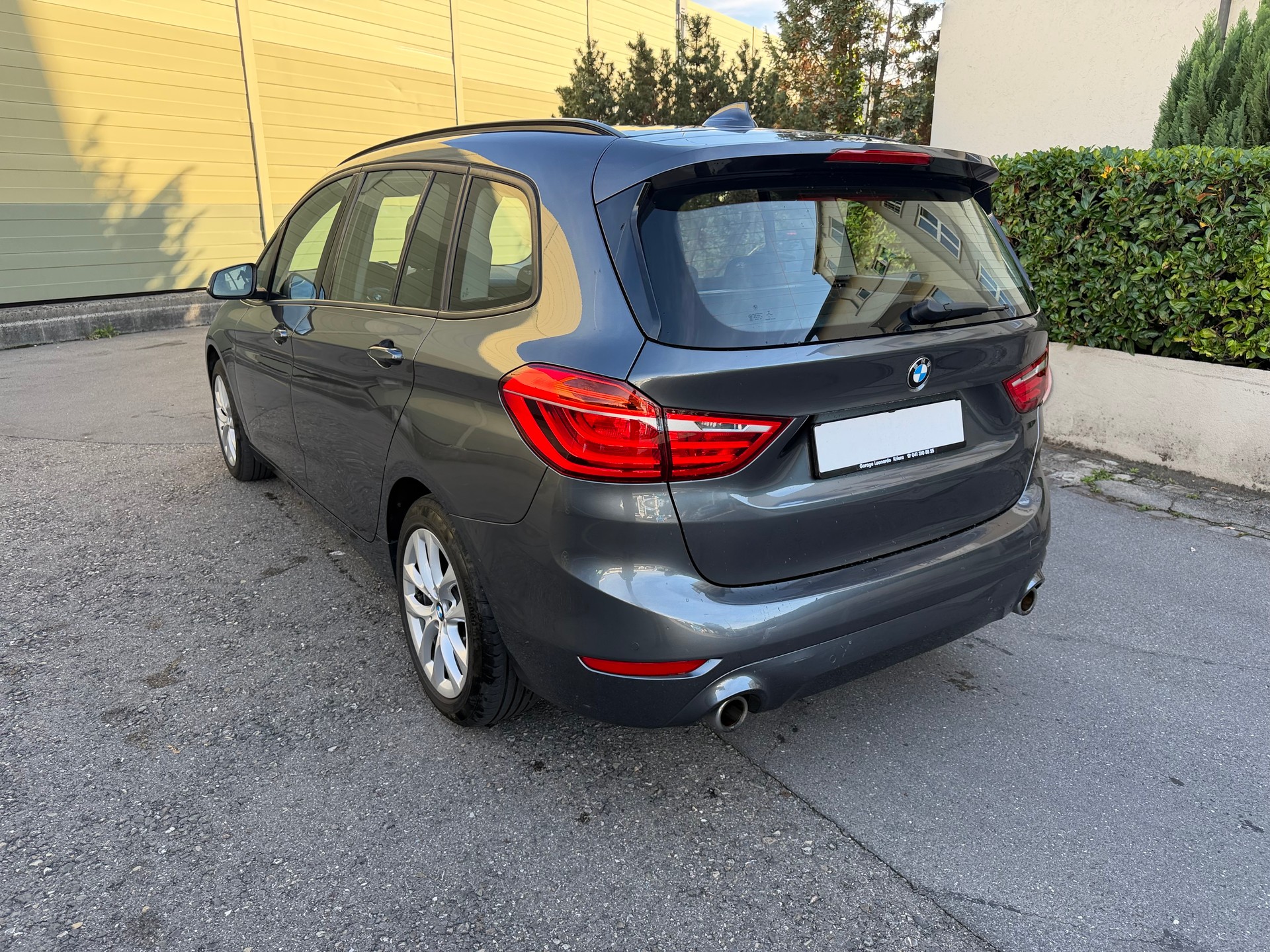 BMW 218d xDrive Gran Tourer Steptronic M Sport-image-4