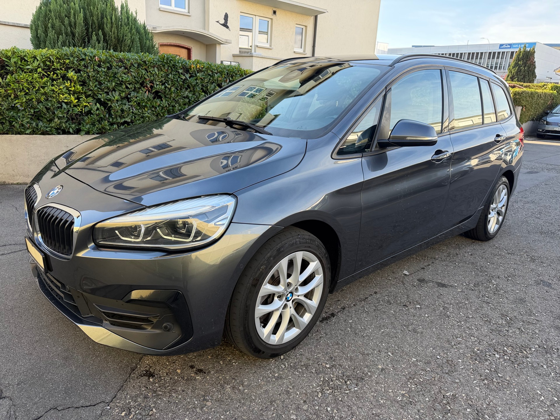 BMW 218d xDrive Gran Tourer Steptronic M Sport-image-2