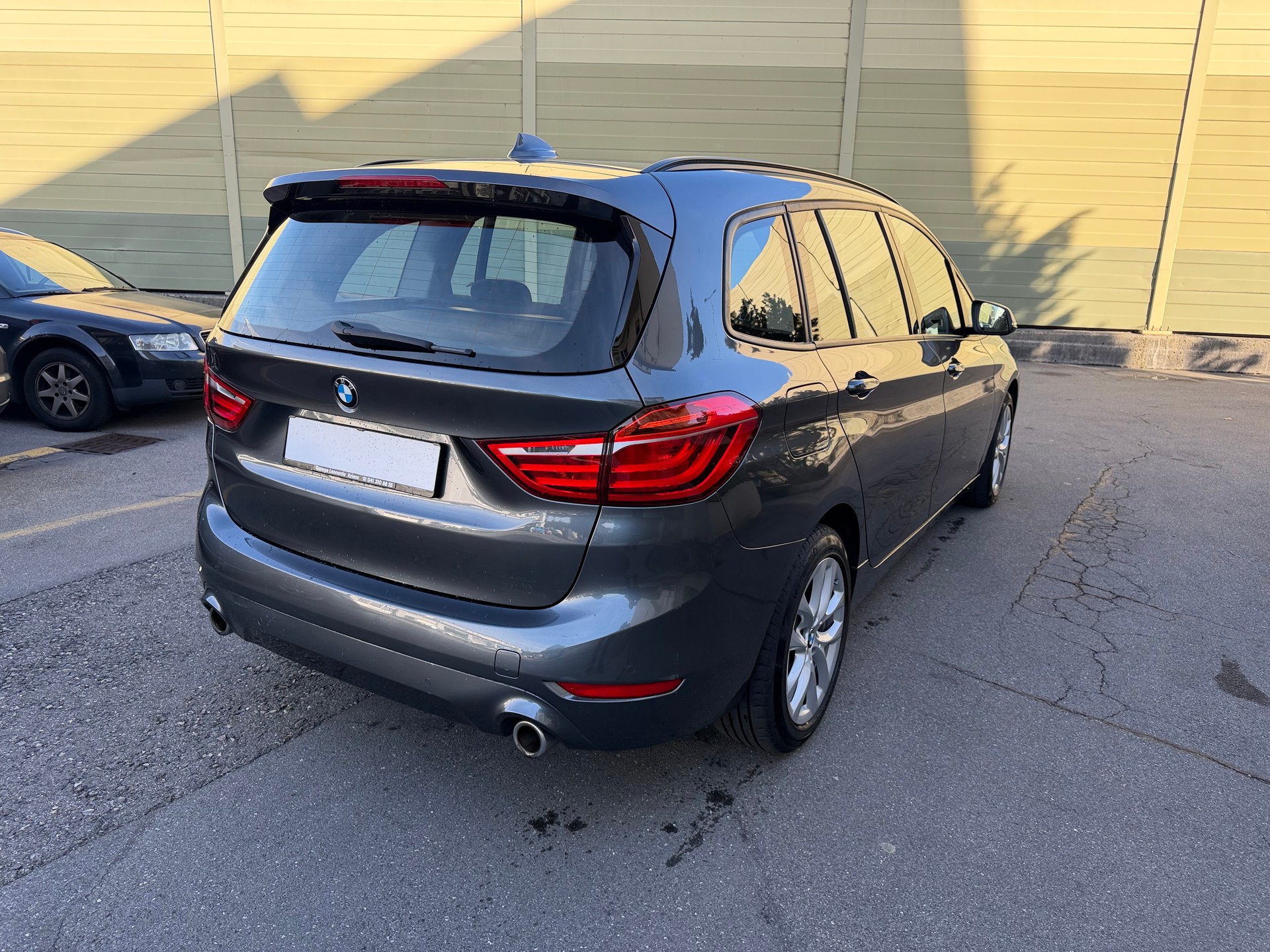 BMW 218d xDrive Gran Tourer Steptronic M Sport-image-5
