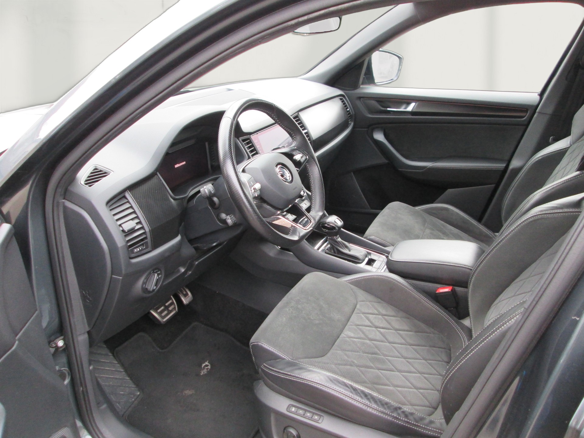 SKODA Kodiaq 2.0 TSI 4x4 Sport Line-image-7