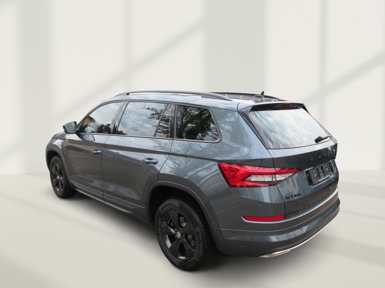 SKODA Kodiaq 2.0 TSI 4x4 Sport Line-image-2