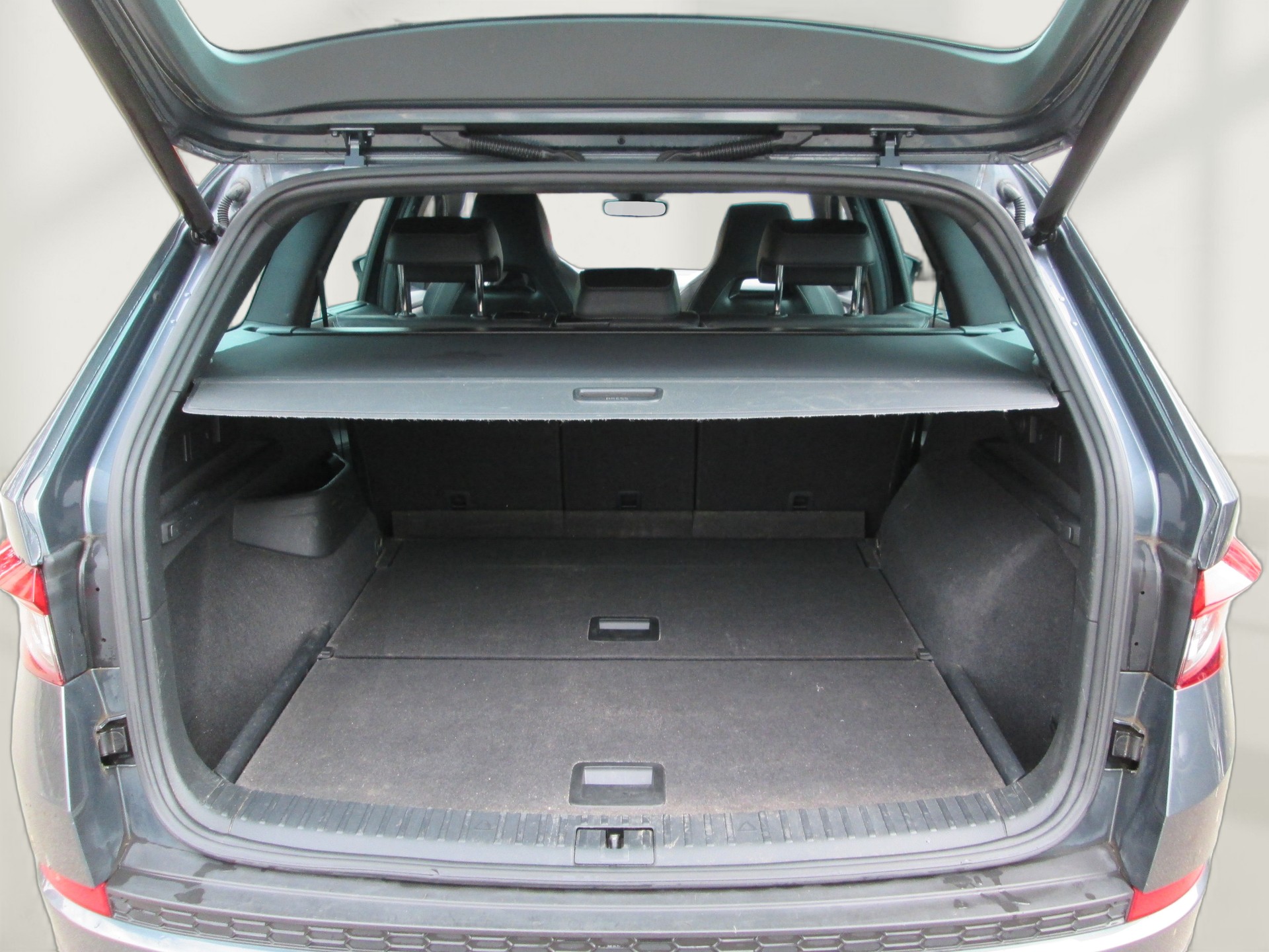 SKODA Kodiaq 2.0 TSI 4x4 Sport Line-image-9