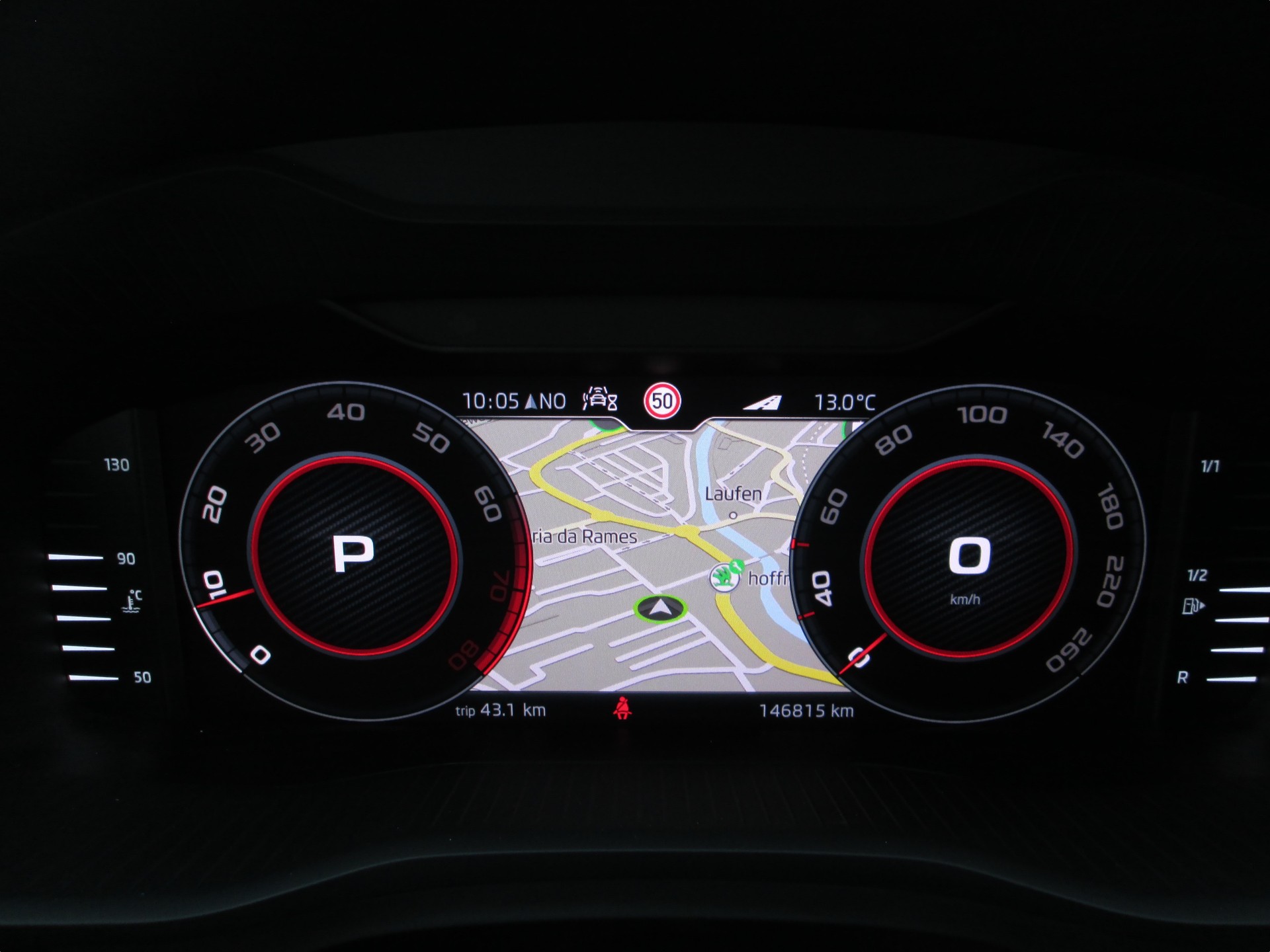 SKODA Kodiaq 2.0 TSI 4x4 Sport Line-image-13