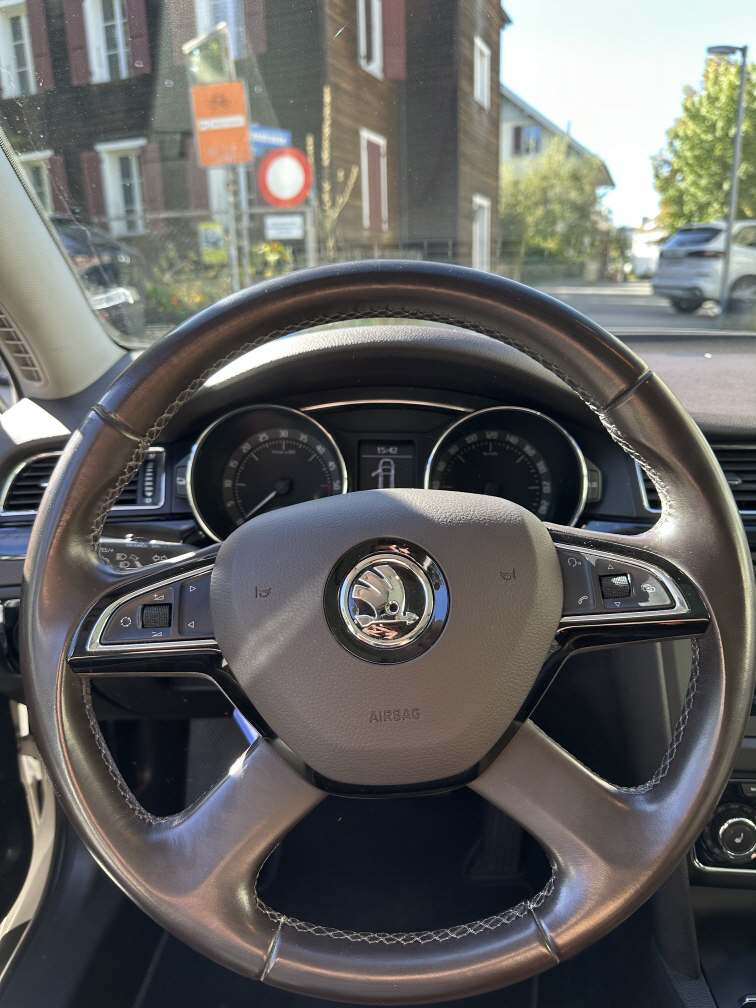 SKODA Superb Combi 2.0 TDI 170 L & K 4x4 DSG S/S-image-9