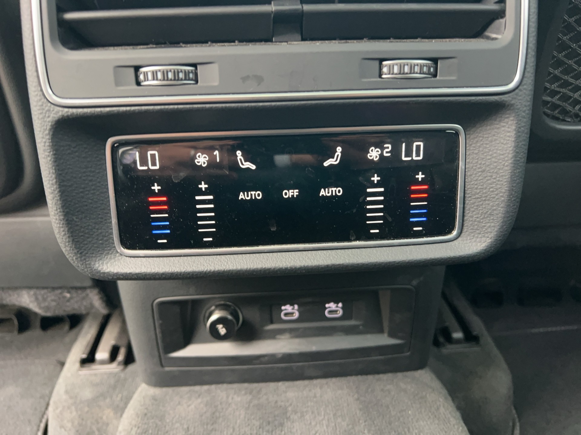AUDI Q8 50 TDI QUATTRO TIPTRONIC S-LINE-image-16