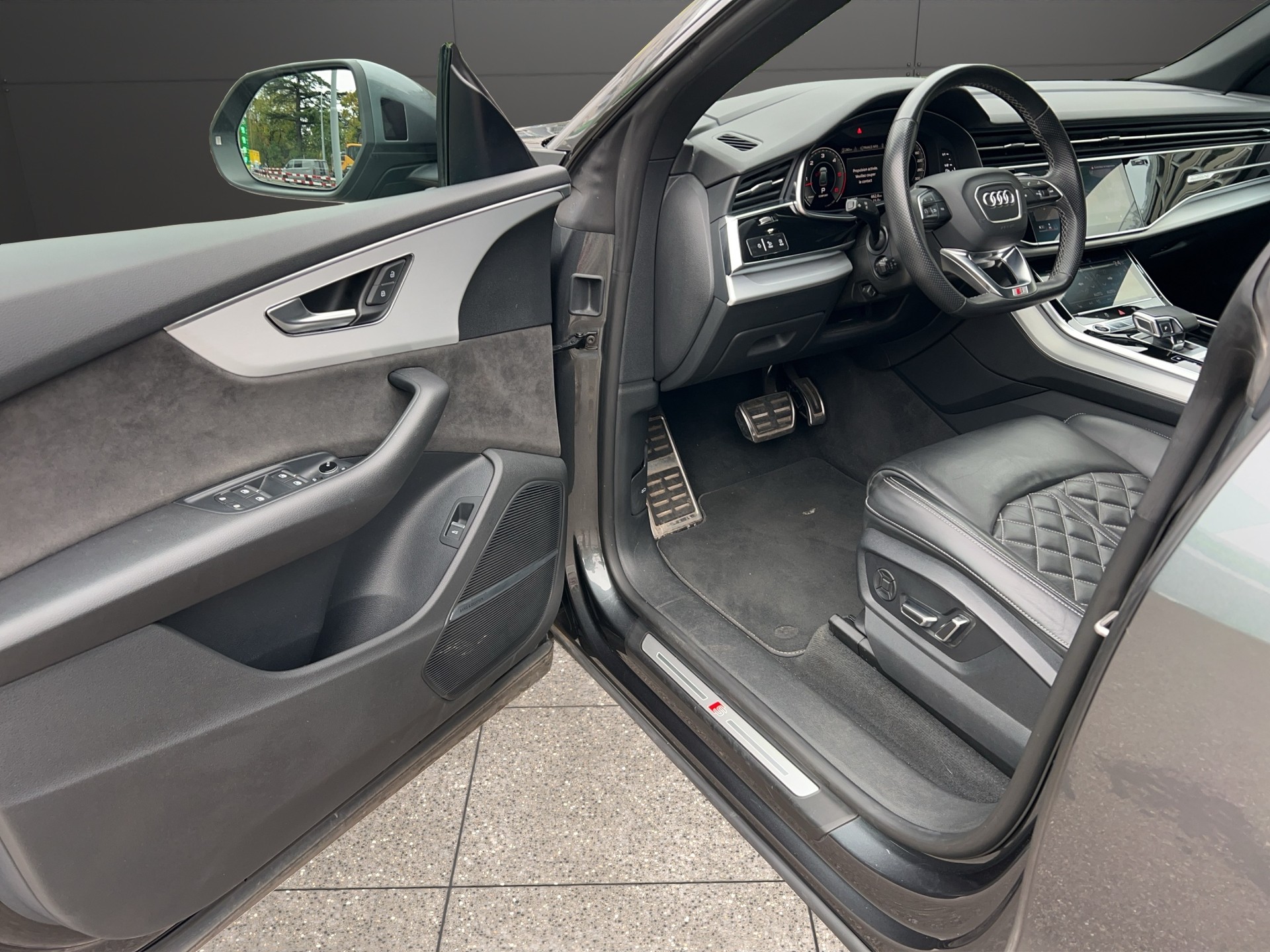 AUDI Q8 50 TDI QUATTRO TIPTRONIC S-LINE-image-10