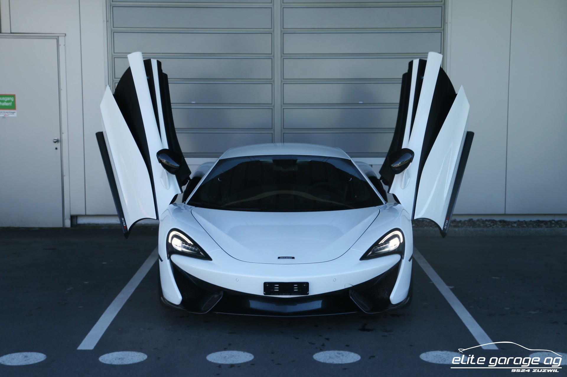 McLAREN 570S Coupé 3.8 V8 SSG-image-7