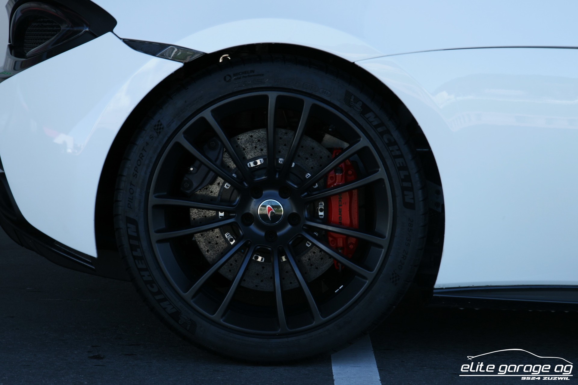 McLAREN 570S Coupé 3.8 V8 SSG-image-11
