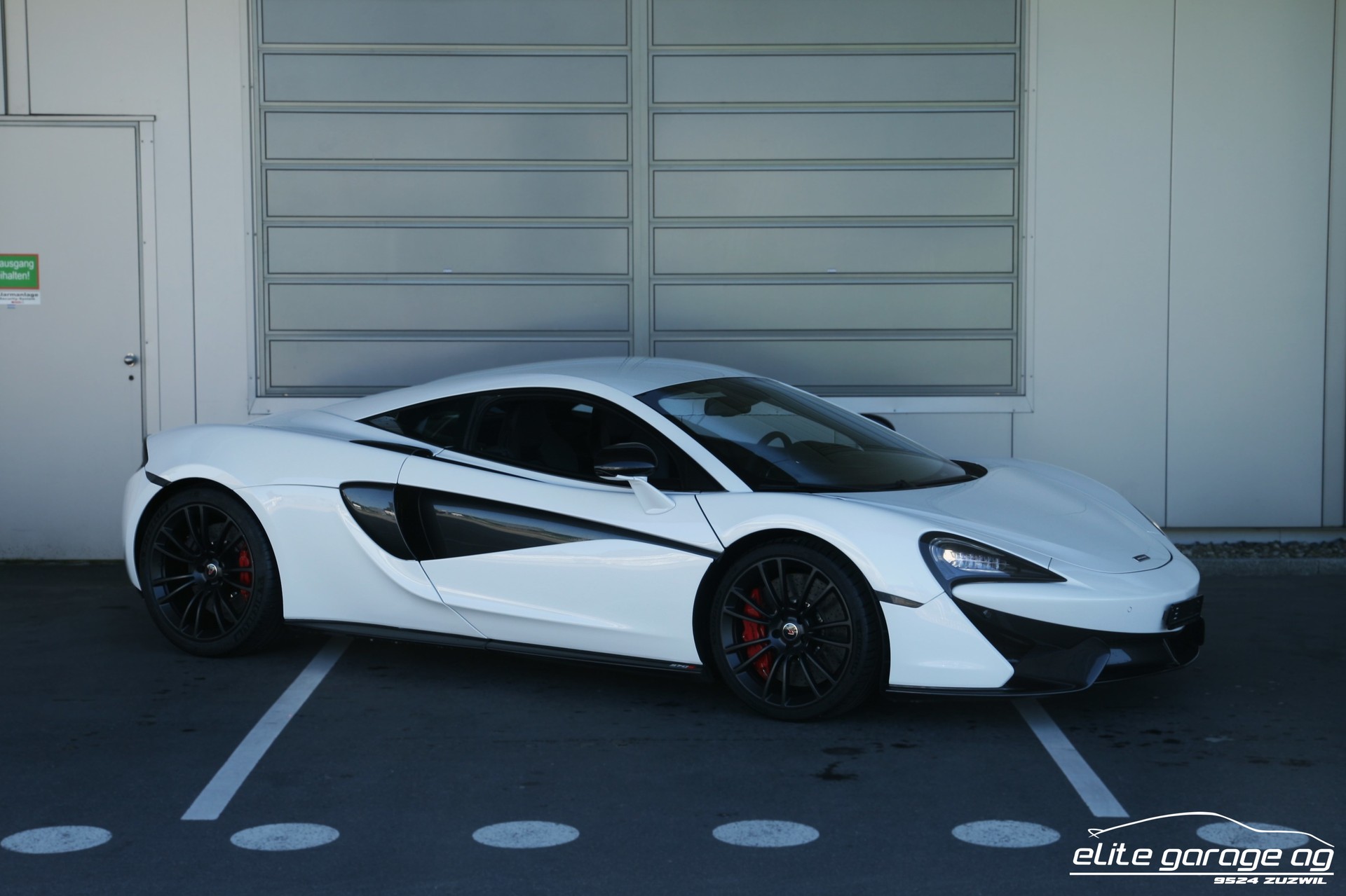 McLAREN 570S Coupé 3.8 V8 SSG-image-6