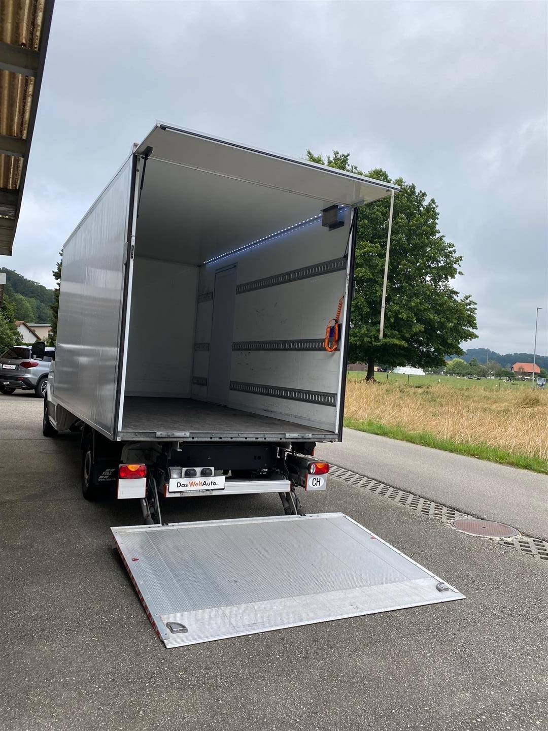 VW Crafter 35 2.0 TDI L4-image-5