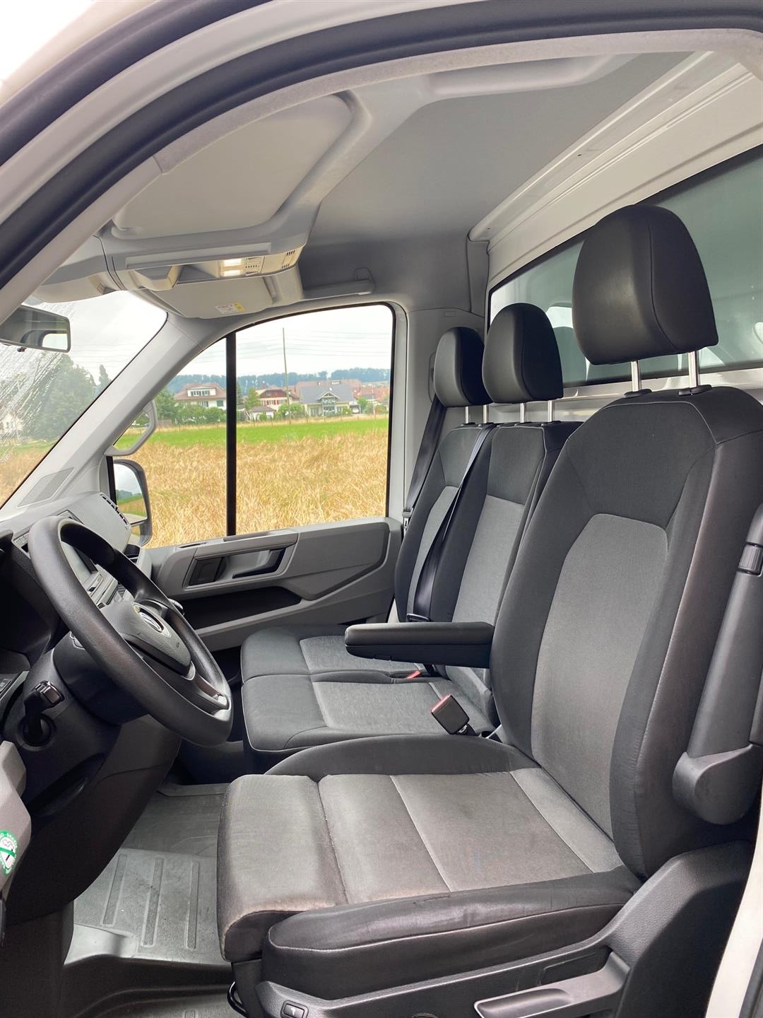 VW Crafter 35 2.0 TDI L4-image-6