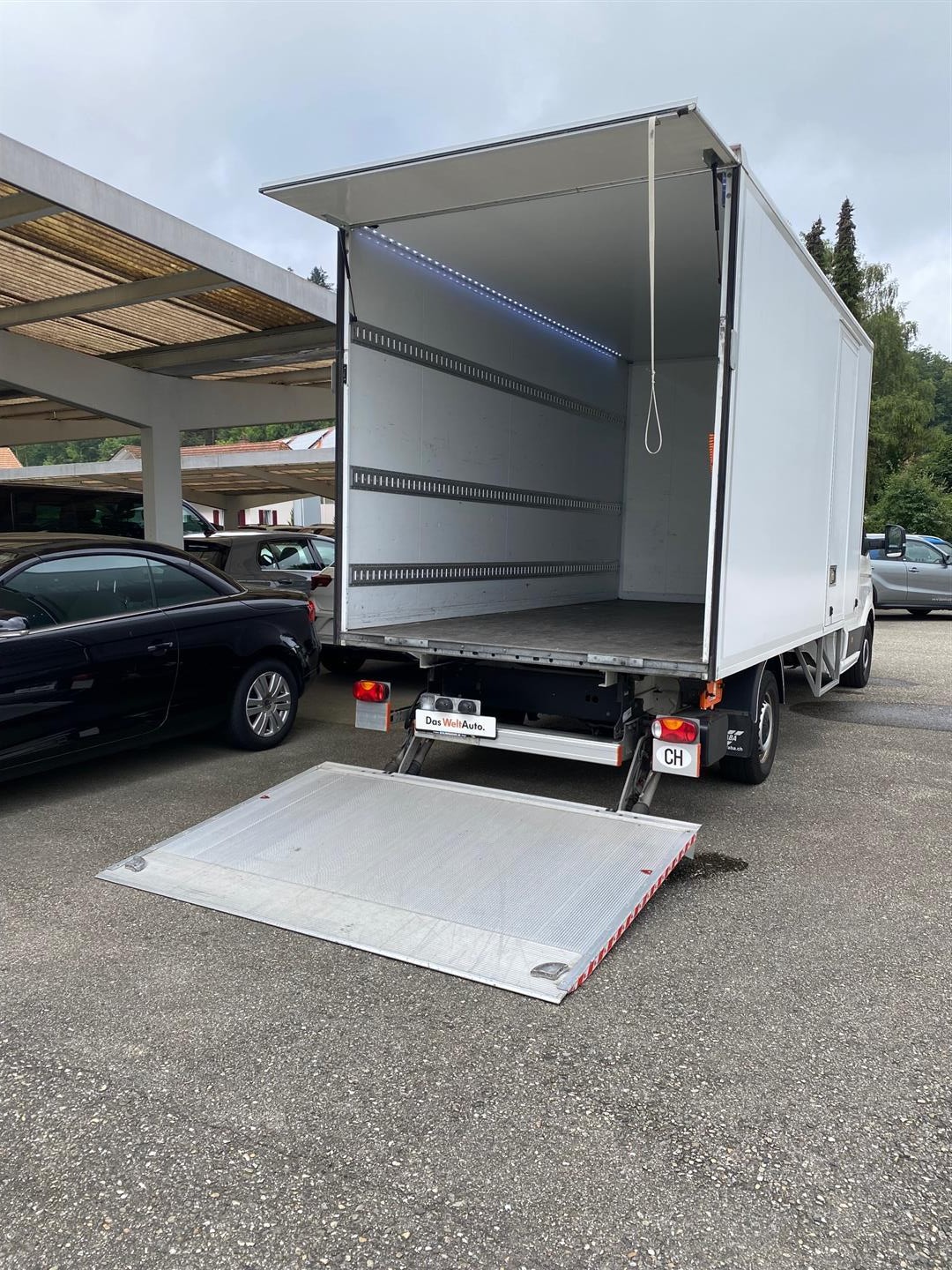 VW Crafter 35 2.0 TDI L4-image-4