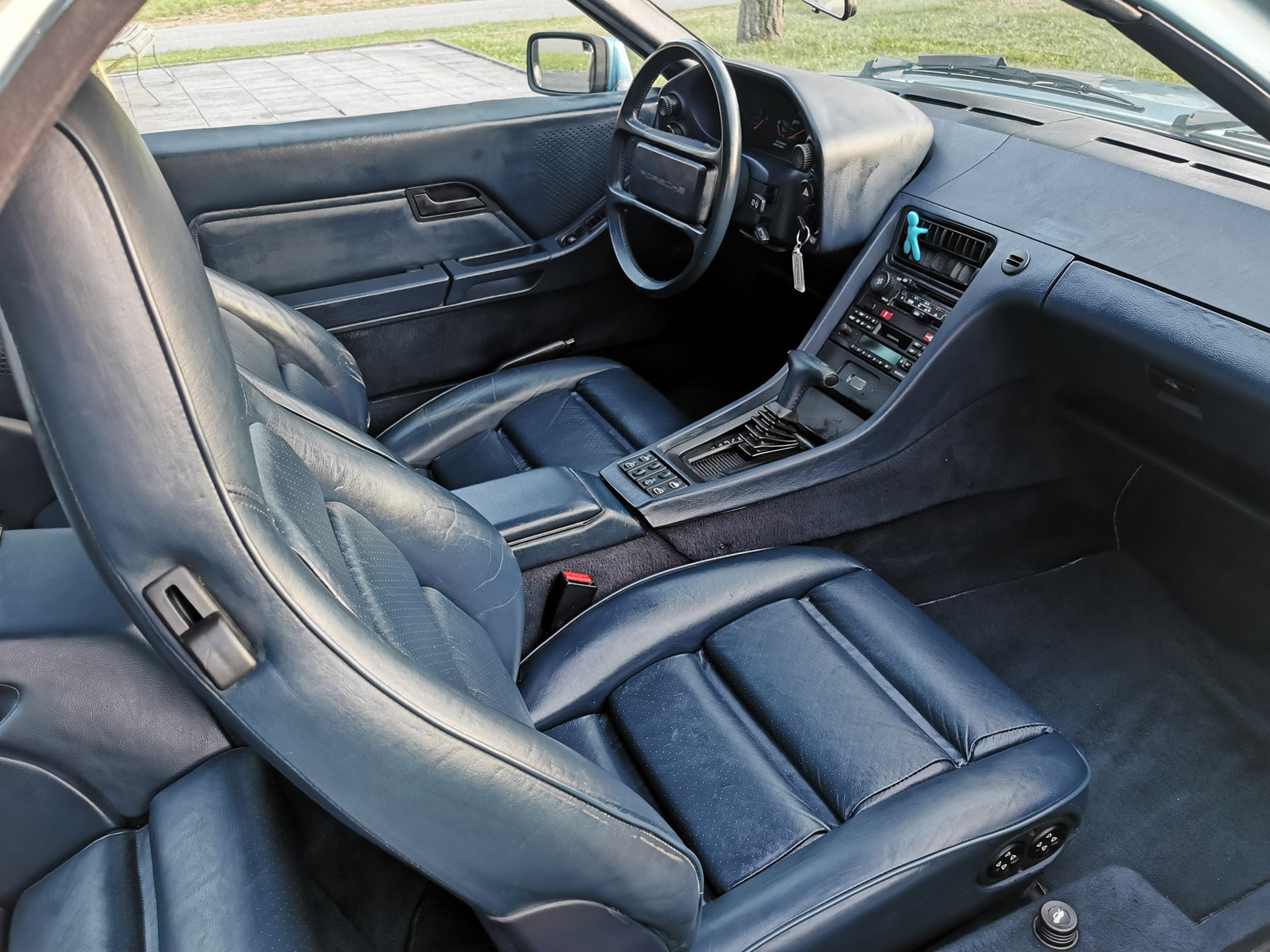 PORSCHE 928 S 4V-image-6
