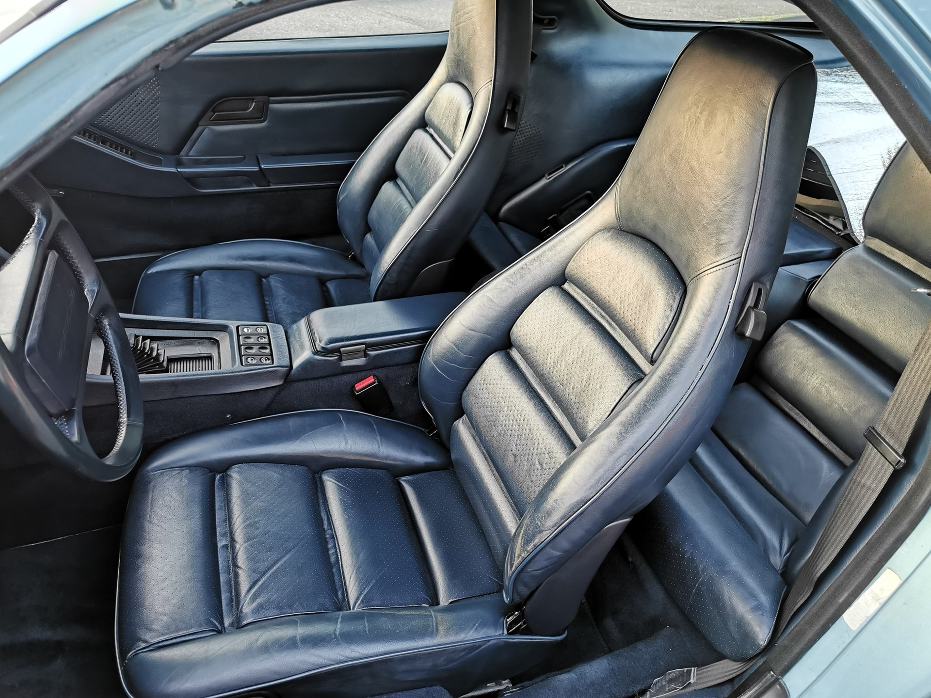 PORSCHE 928 S 4V-image-8