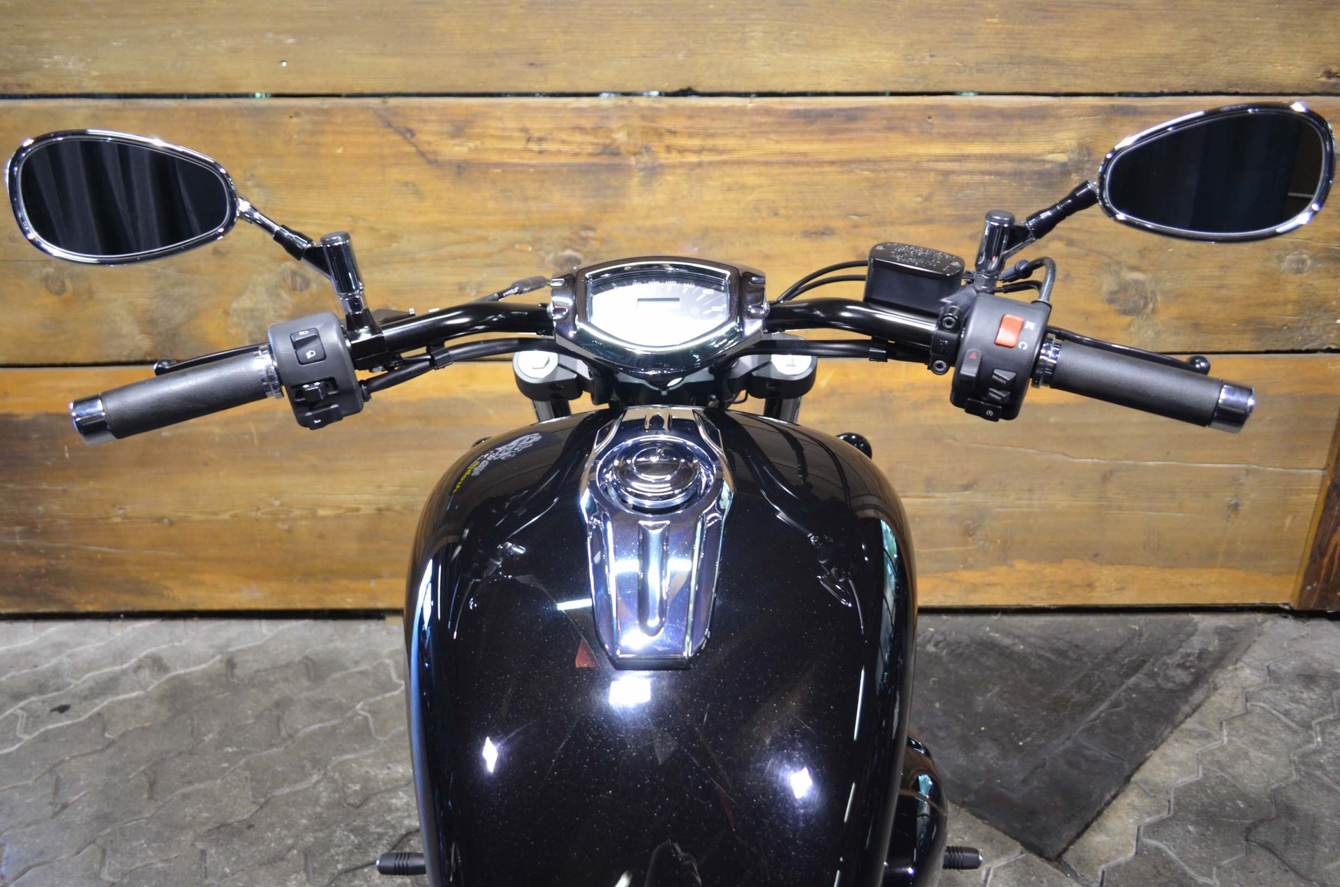YAMAHA XVS 1300 CU Custom-showroom-element-2