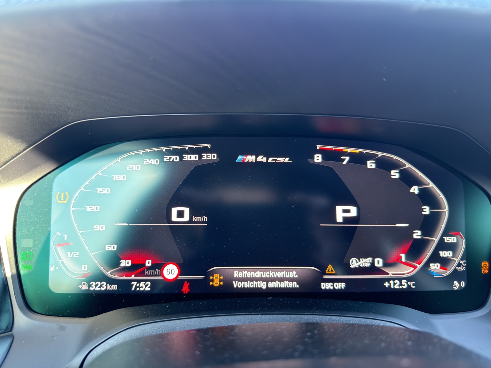 BMW M4 CSL Coupé-image-9