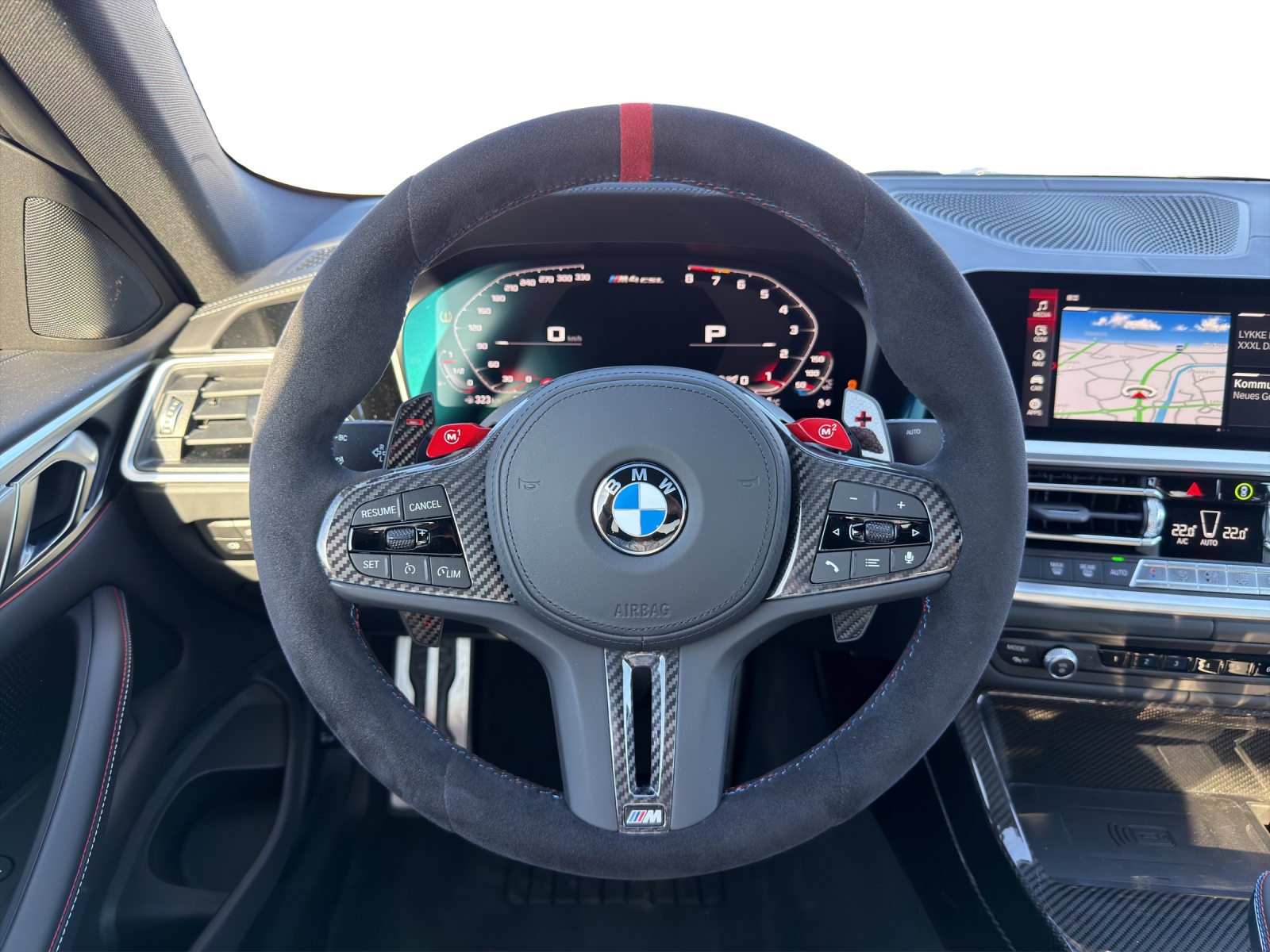 BMW M4 CSL Coupé-image-10