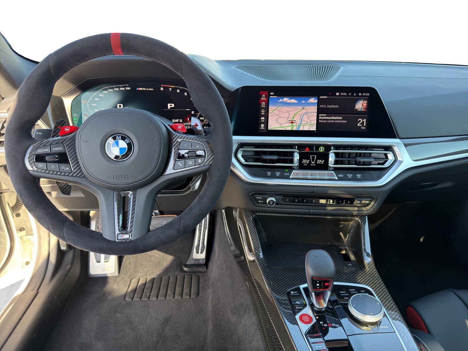 BMW M4 CSL Coupé-image-11