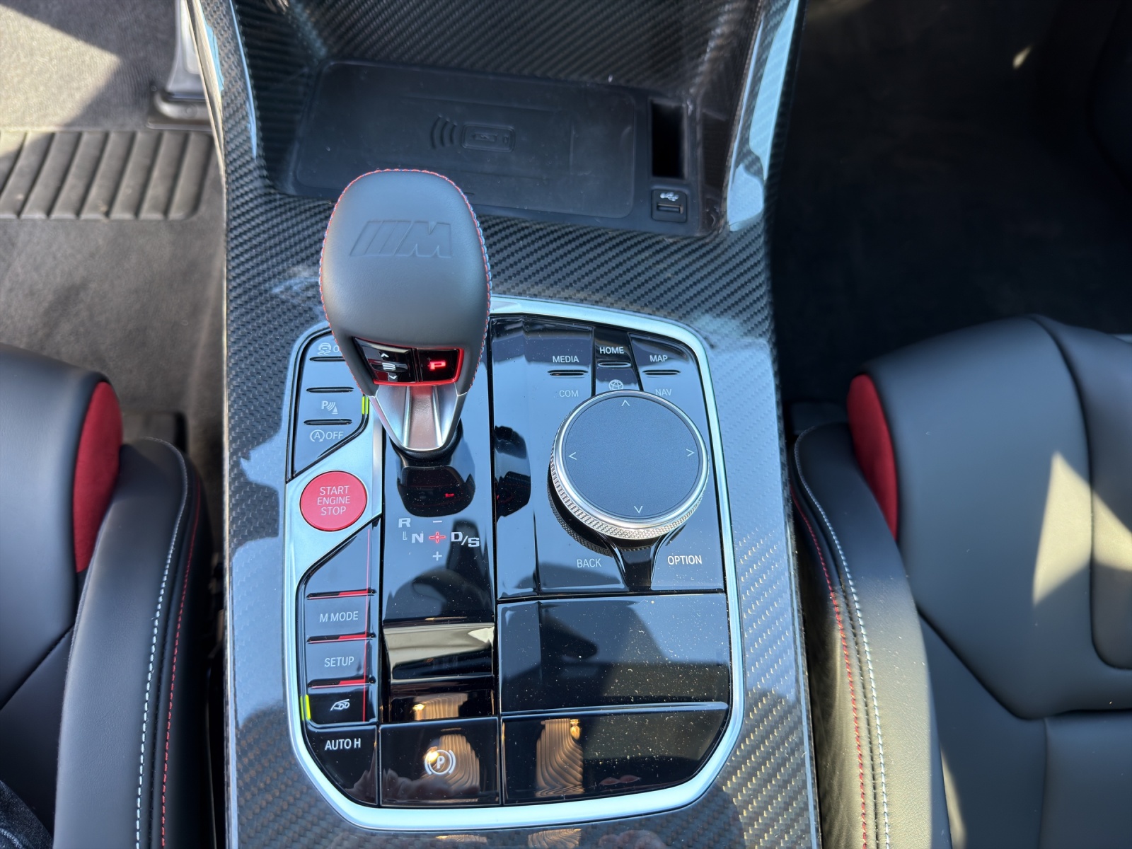 BMW M4 CSL Coupé-image-13
