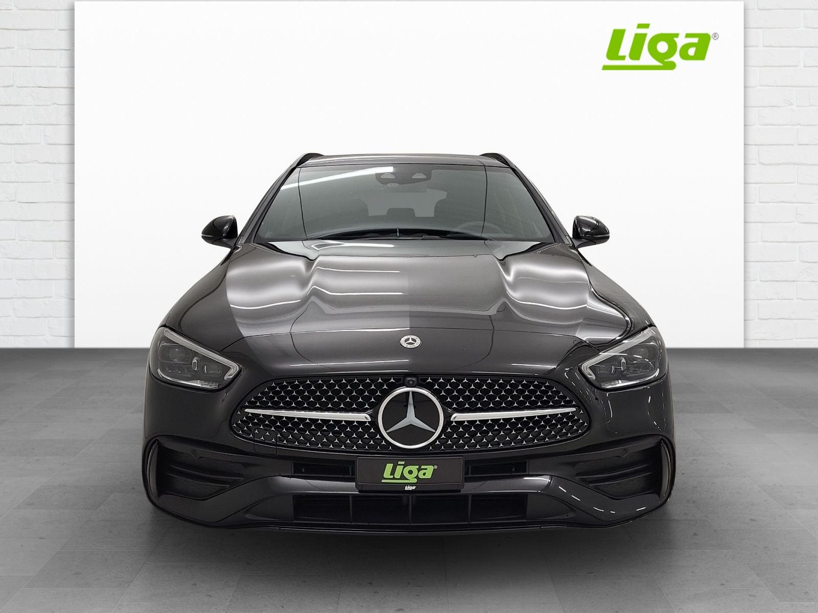 MERCEDES-BENZ C 220 d AMG Line 4Matic Swiss Star T-showroom-element-2