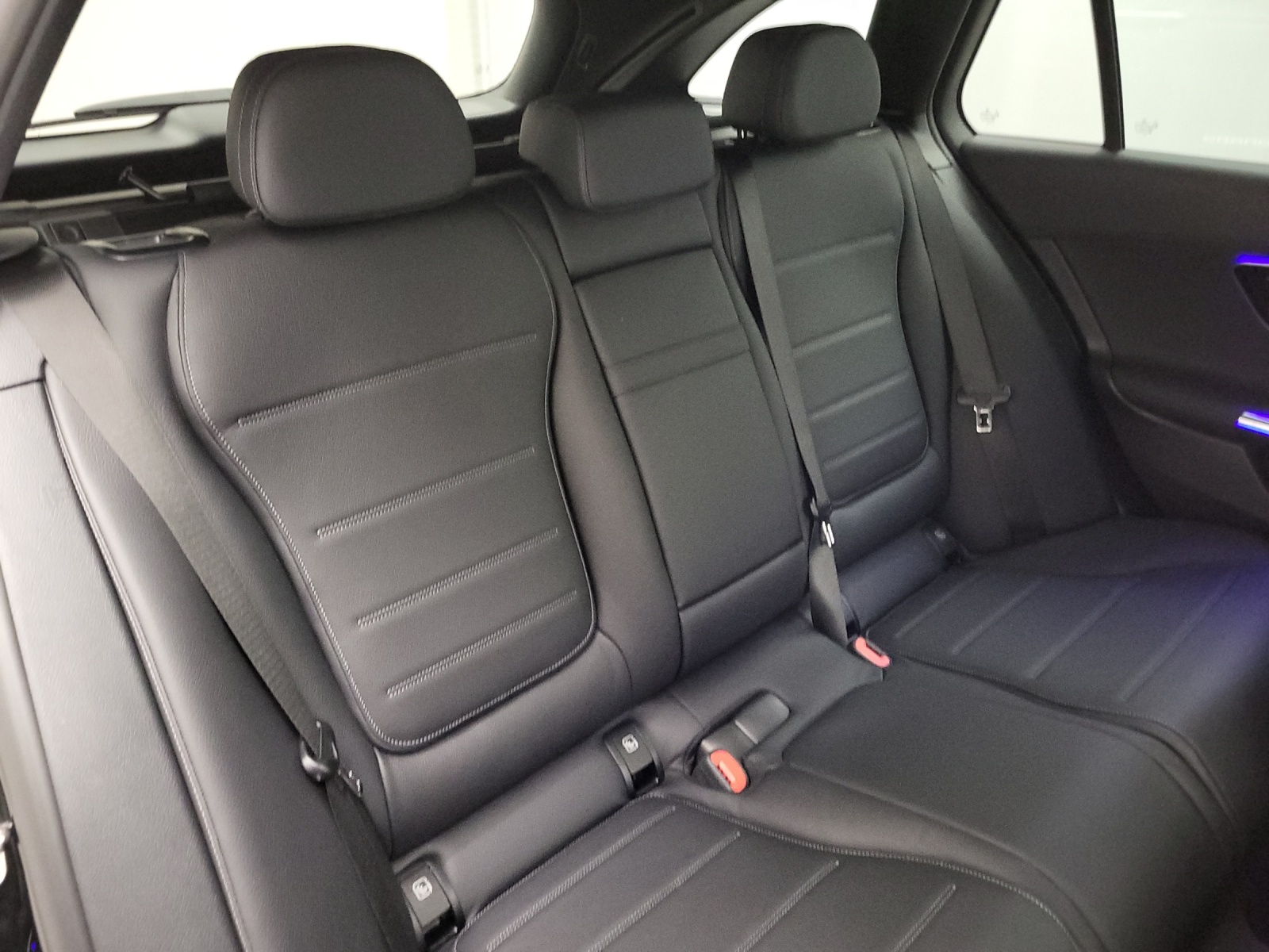 MERCEDES-BENZ C 220 d AMG Line 4Matic Swiss Star T-image-9