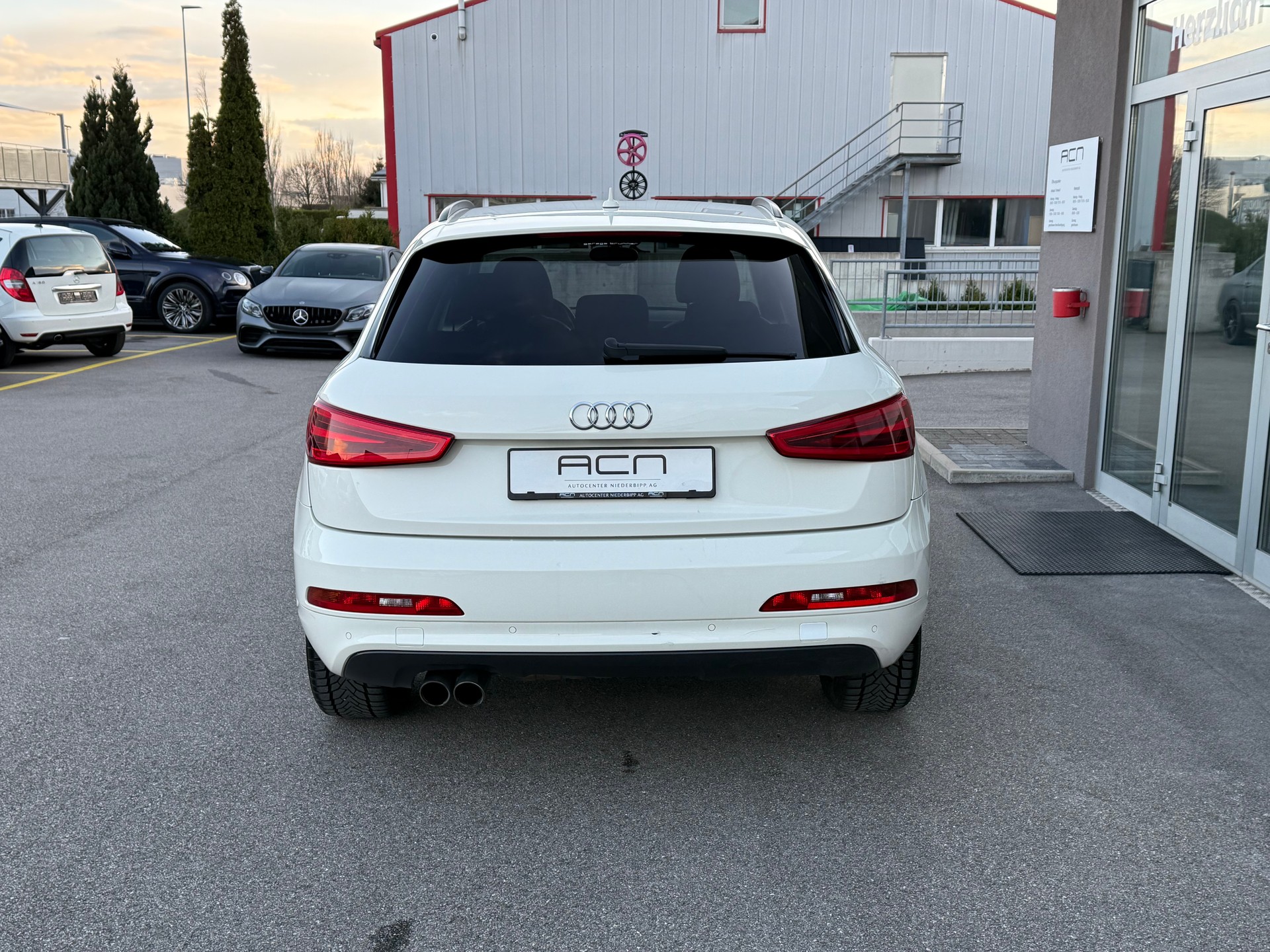 AUDI Q3 2.0 TDI quattro S-tronic-image-5