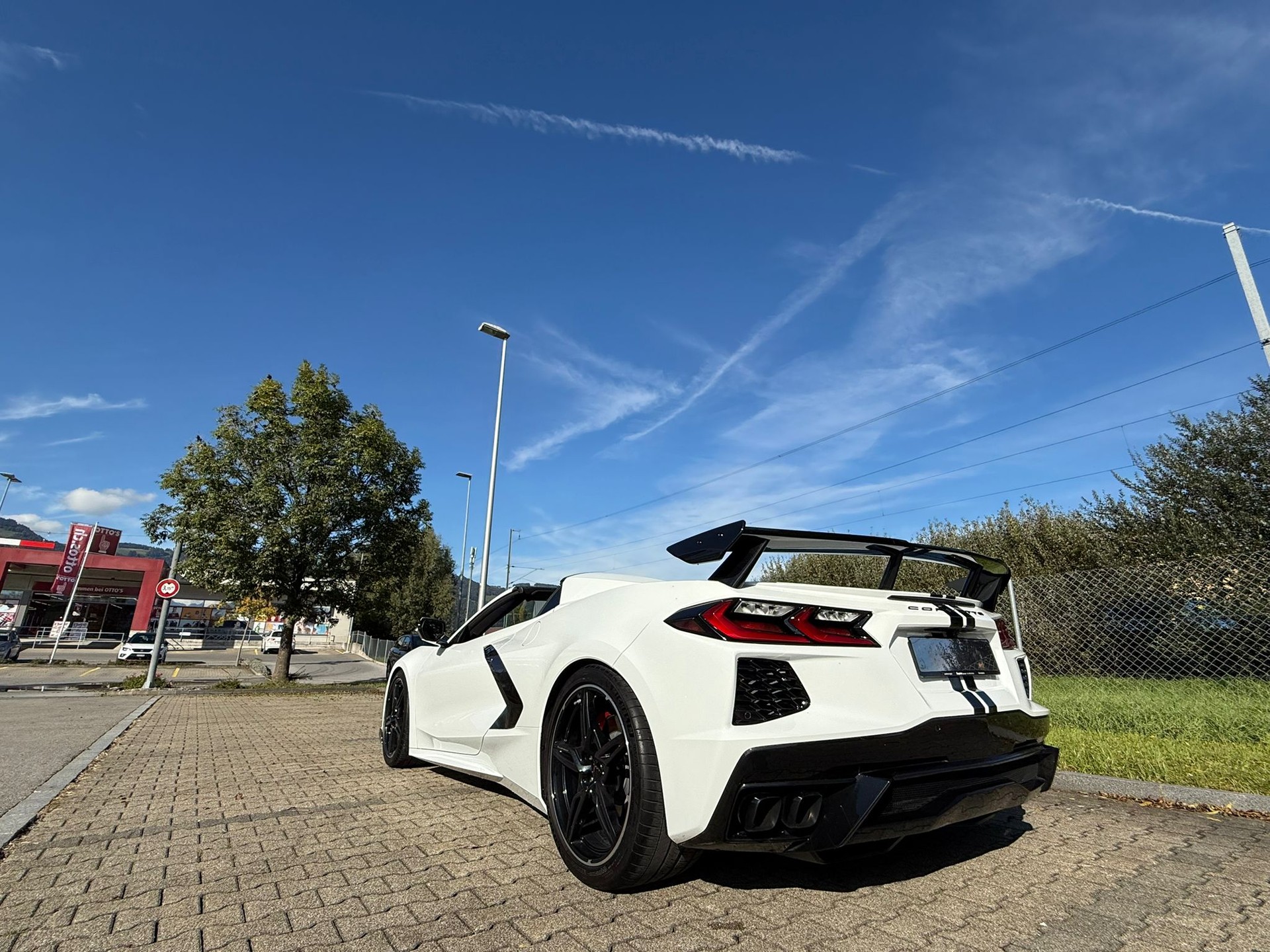 CHEVROLET Corvette C8-image-9