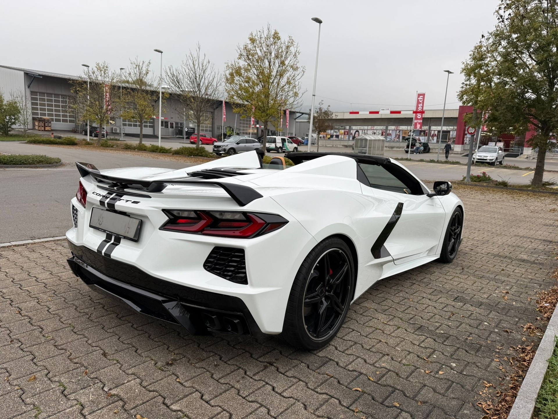 CHEVROLET Corvette C8-image-24