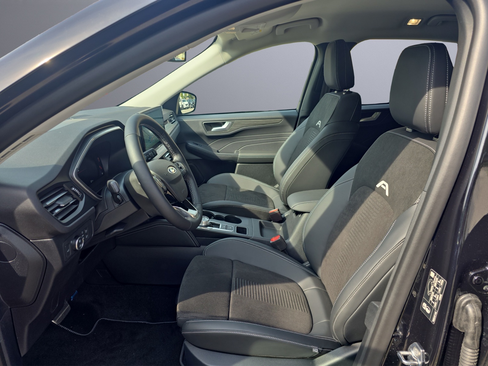 FORD Kuga 2.5 Hybrid Active X 4x4-image-4