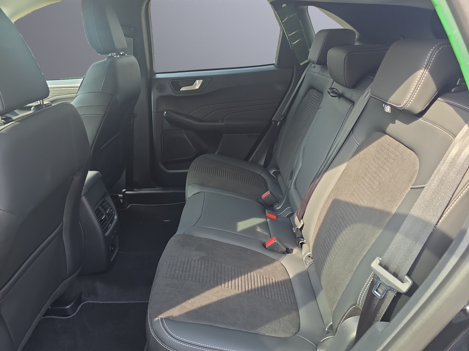 FORD Kuga 2.5 Hybrid Active X 4x4-image-7