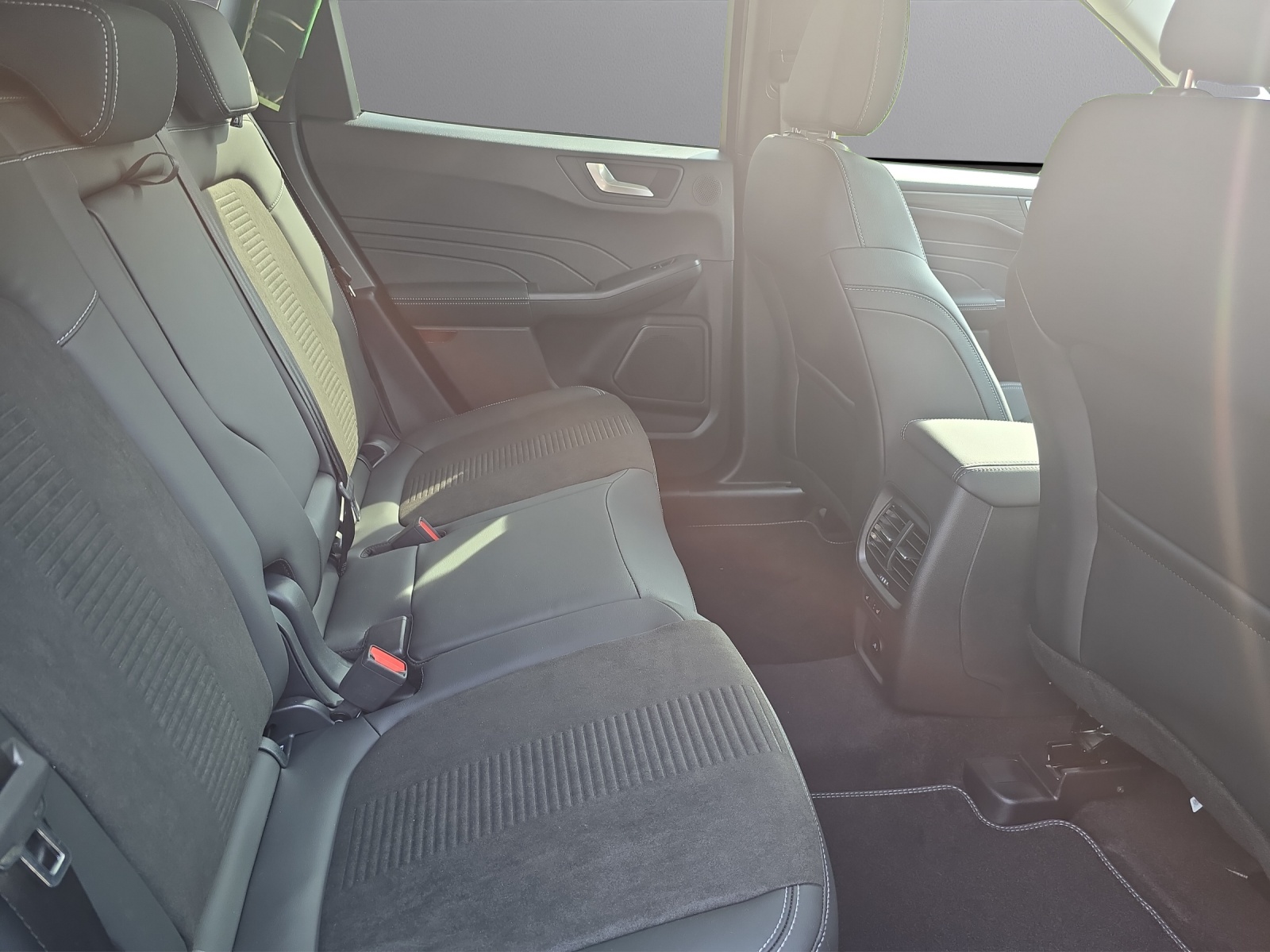 FORD Kuga 2.5 Hybrid Active X 4x4-image-12
