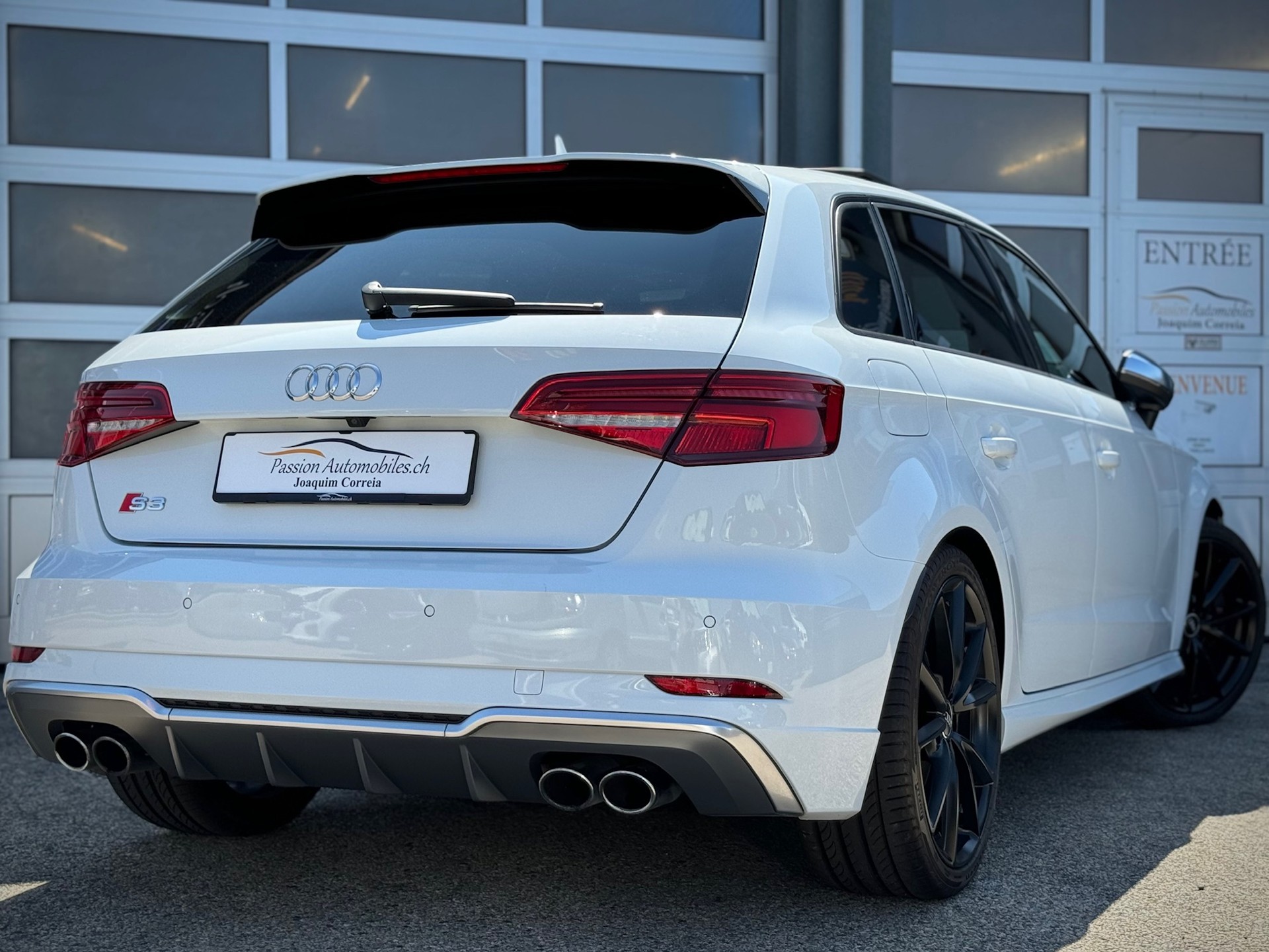 AUDI S3 Sportback 2.0 TFSI quattro S-tronic - Véhicule Suisse (CH)-image-5