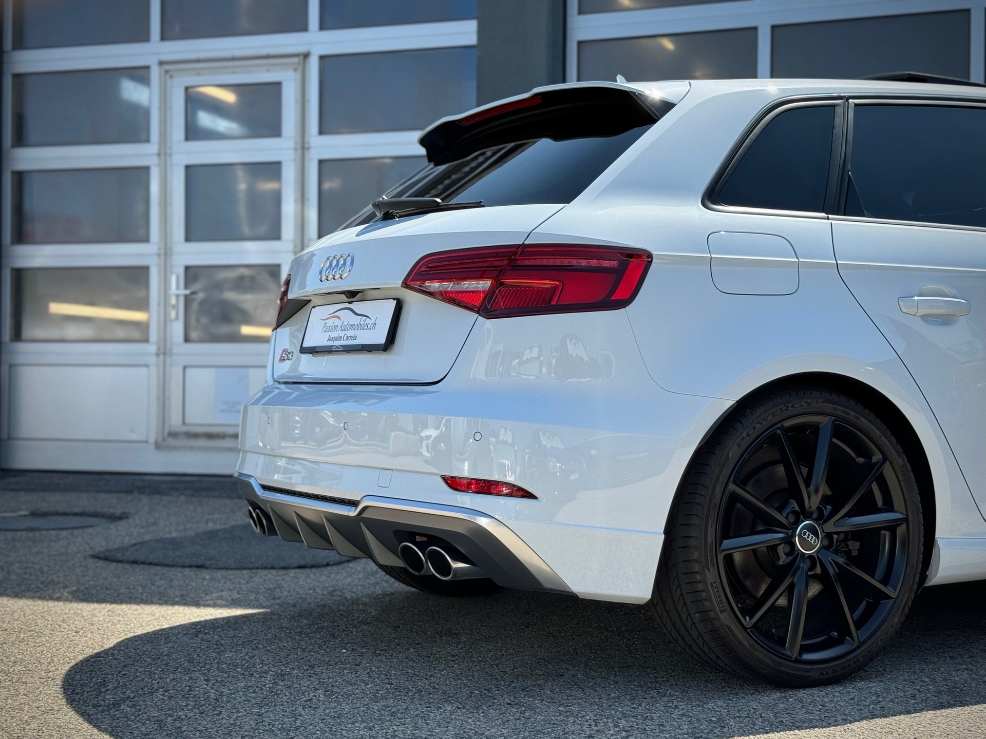 AUDI S3 Sportback 2.0 TFSI quattro S-tronic - Véhicule Suisse (CH)-image-3