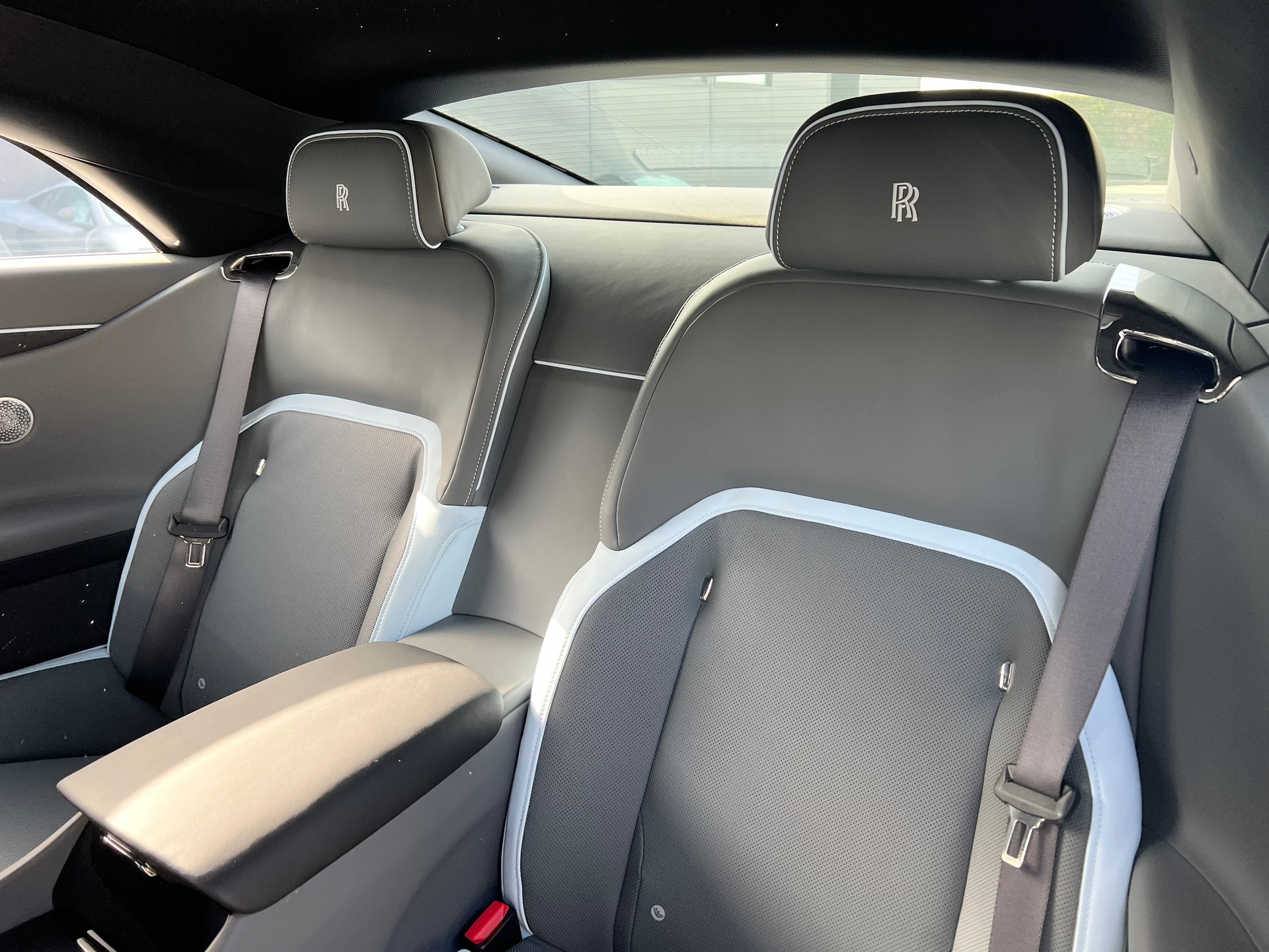 ROLLS-ROYCE Spectre-image-14