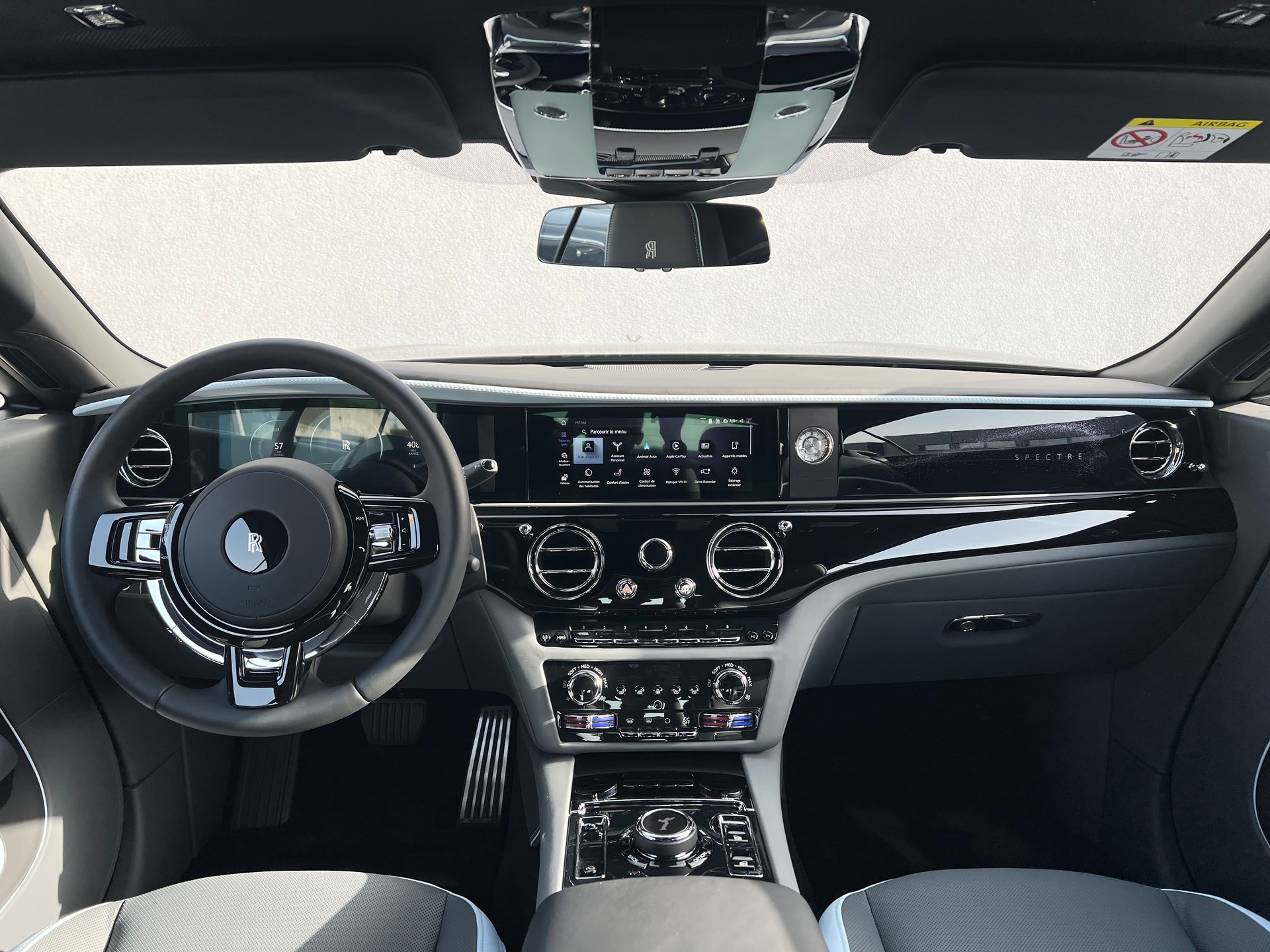 ROLLS-ROYCE Spectre-image-11