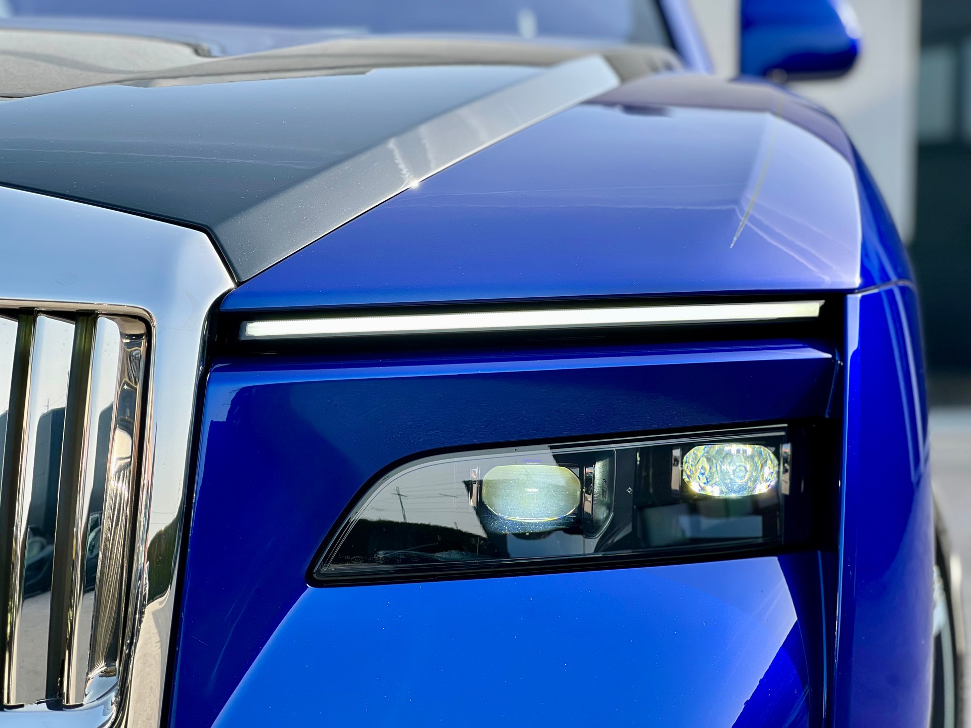 ROLLS-ROYCE Spectre-image-8