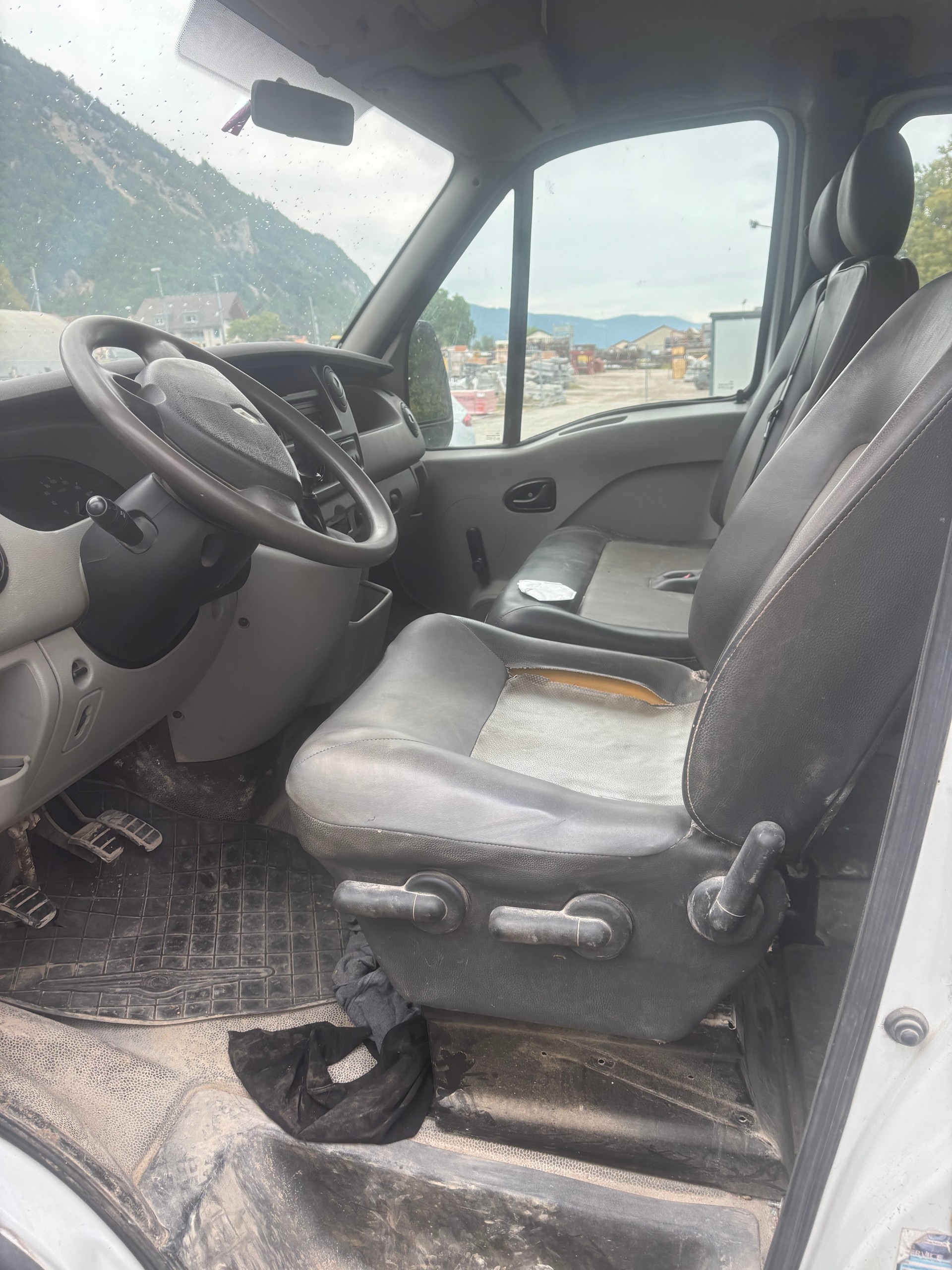 RENAULT Master T35 2.5dCi L2H1-image-5