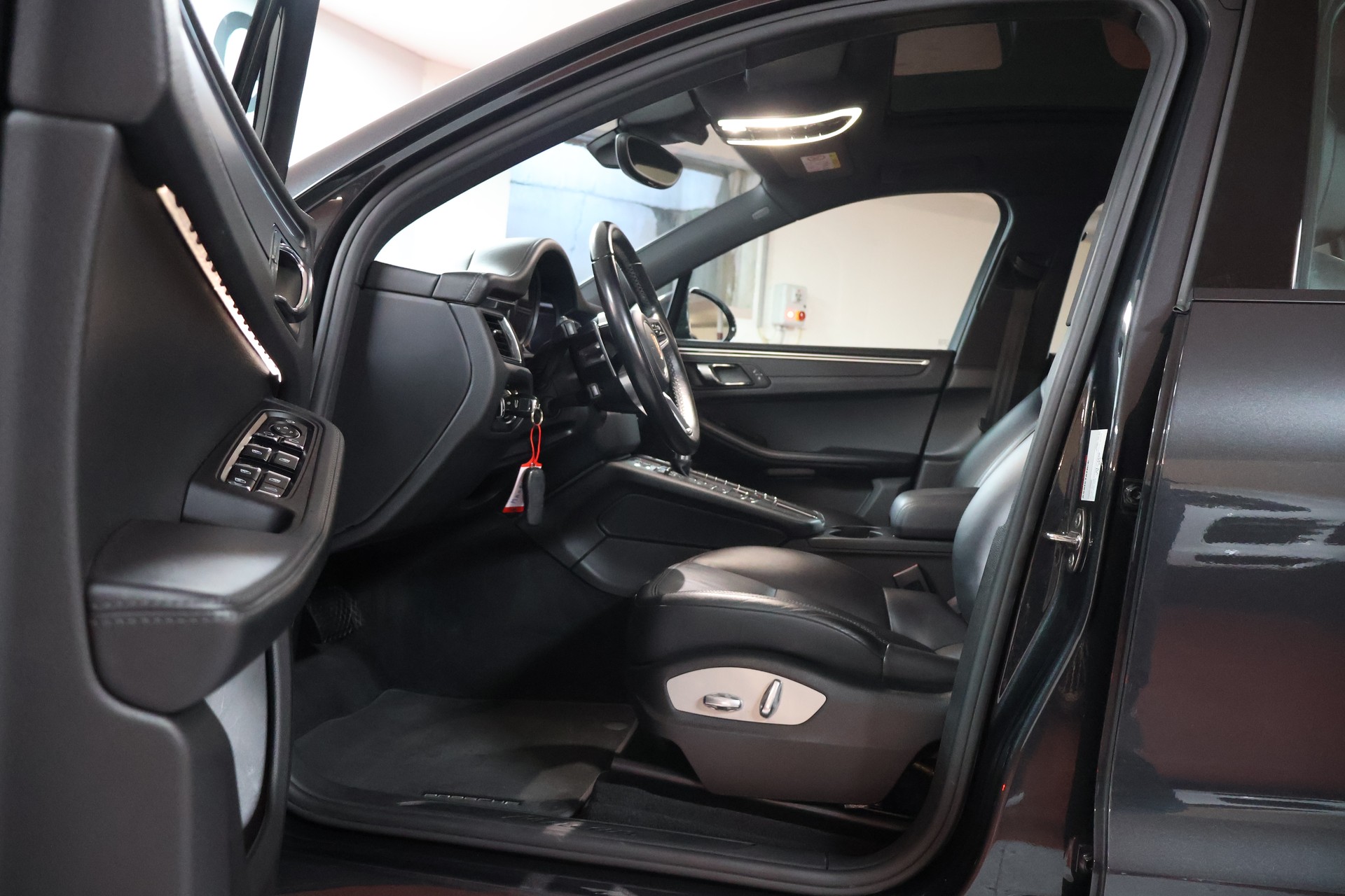 PORSCHE Macan PDK-image-7