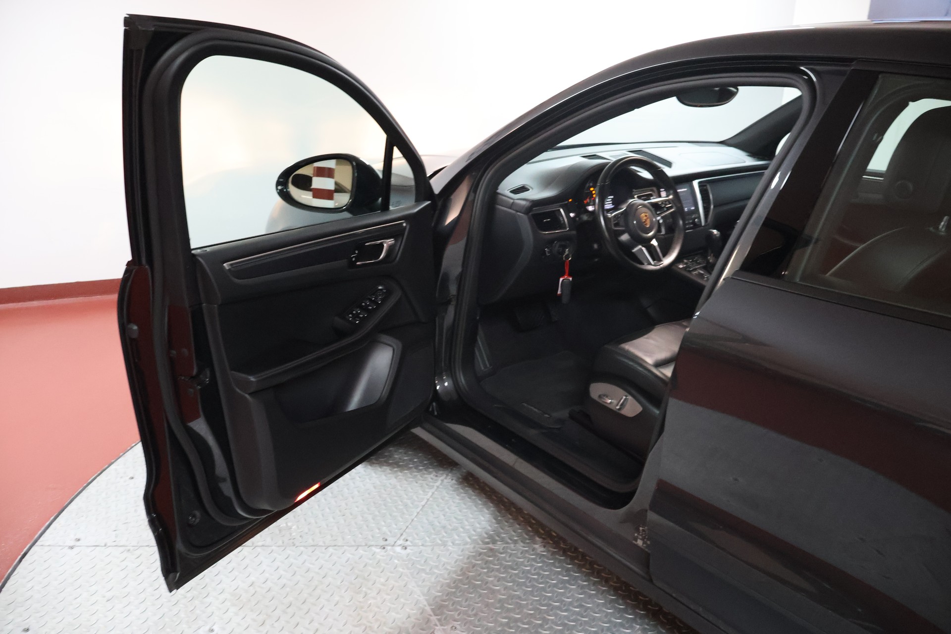 PORSCHE Macan PDK-image-4