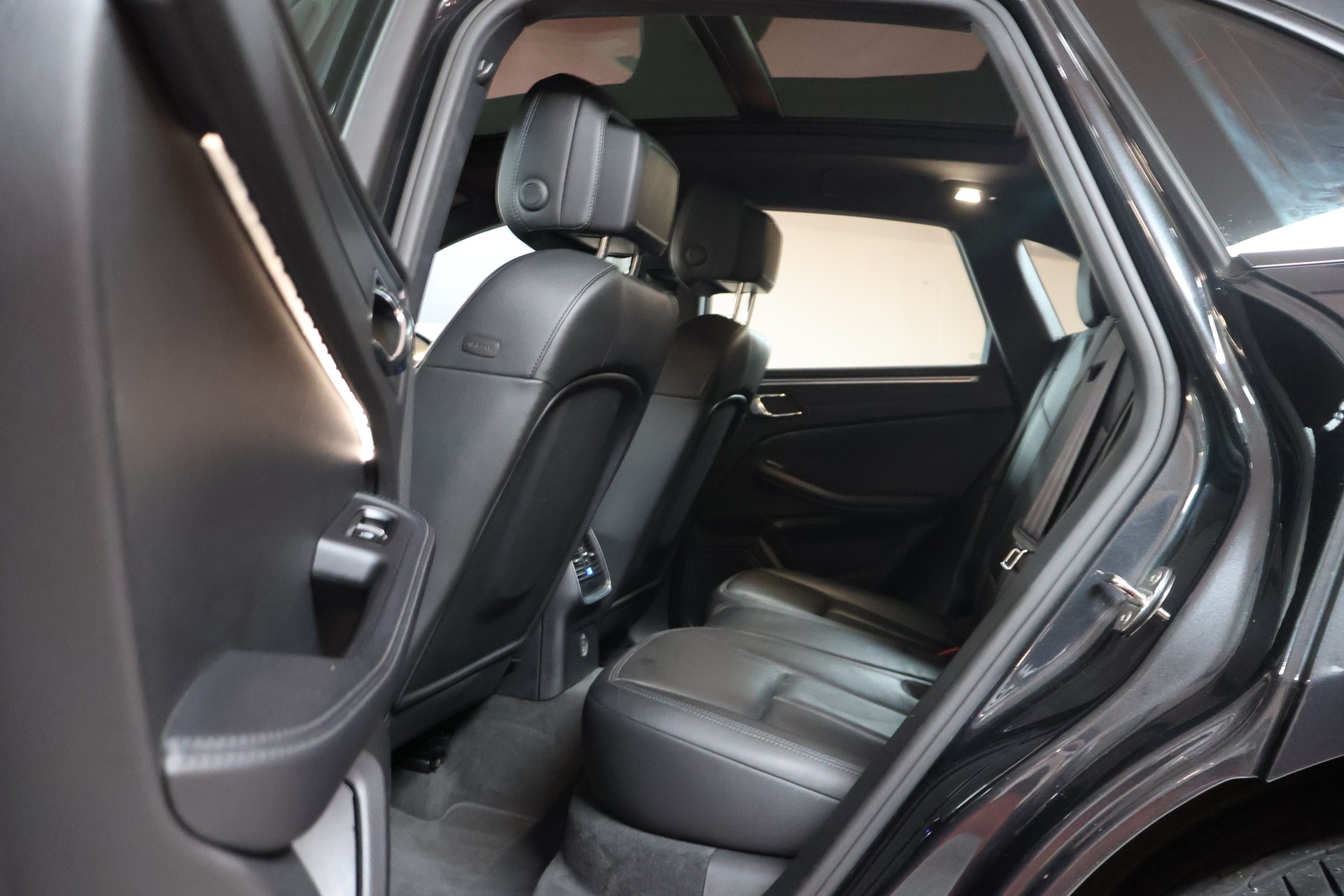 PORSCHE Macan PDK-image-16