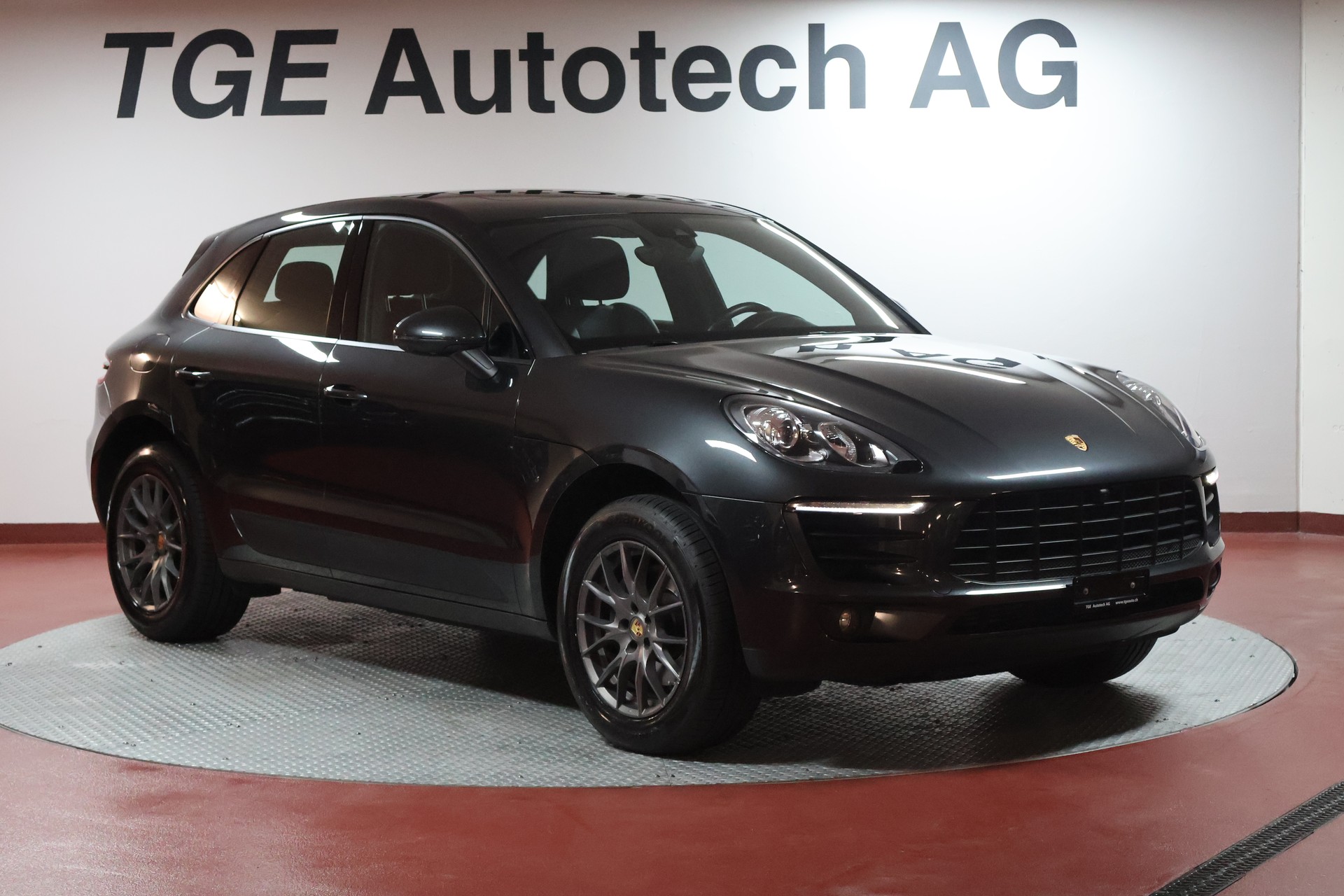 PORSCHE Macan PDK-image-1