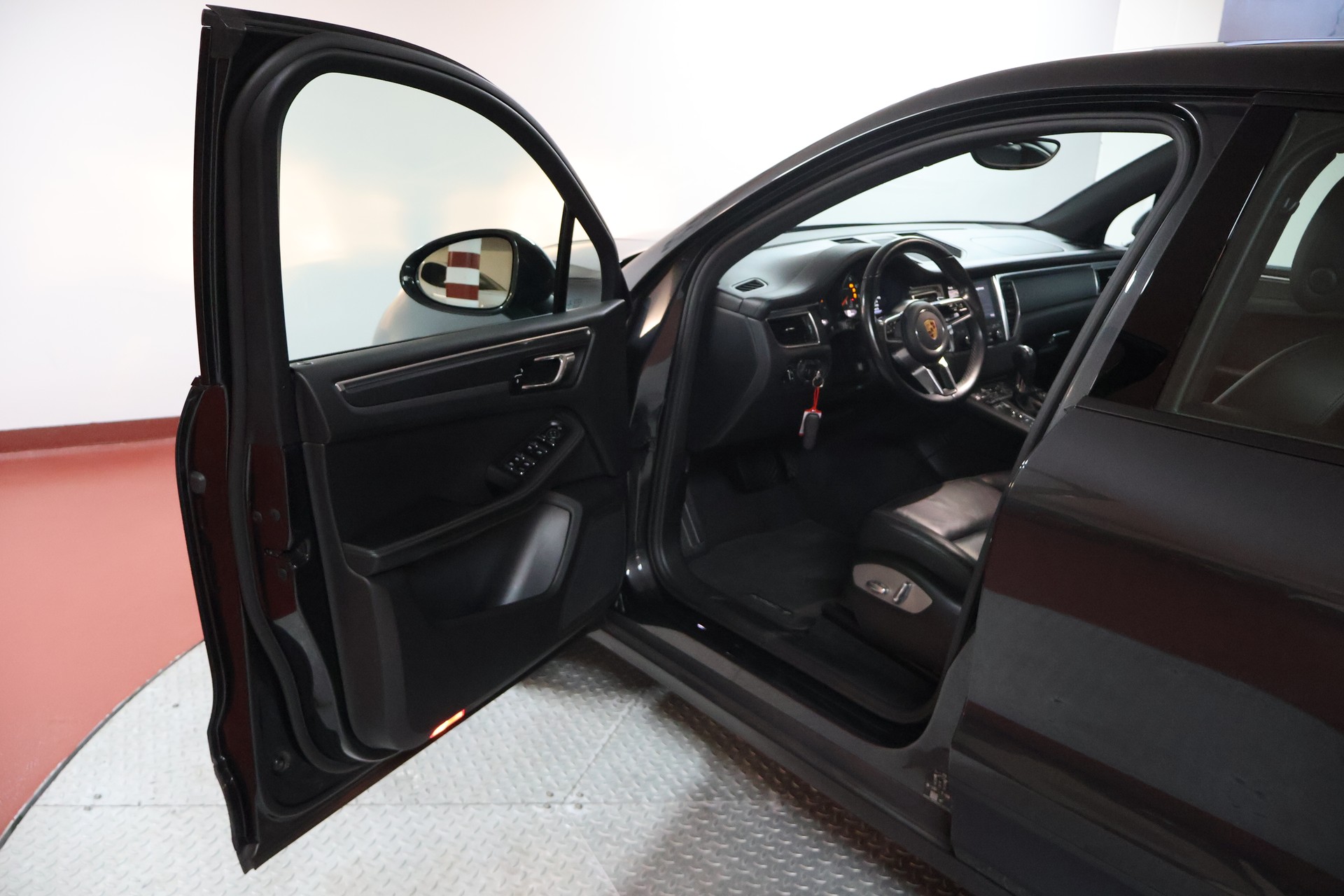 PORSCHE Macan PDK-image-5
